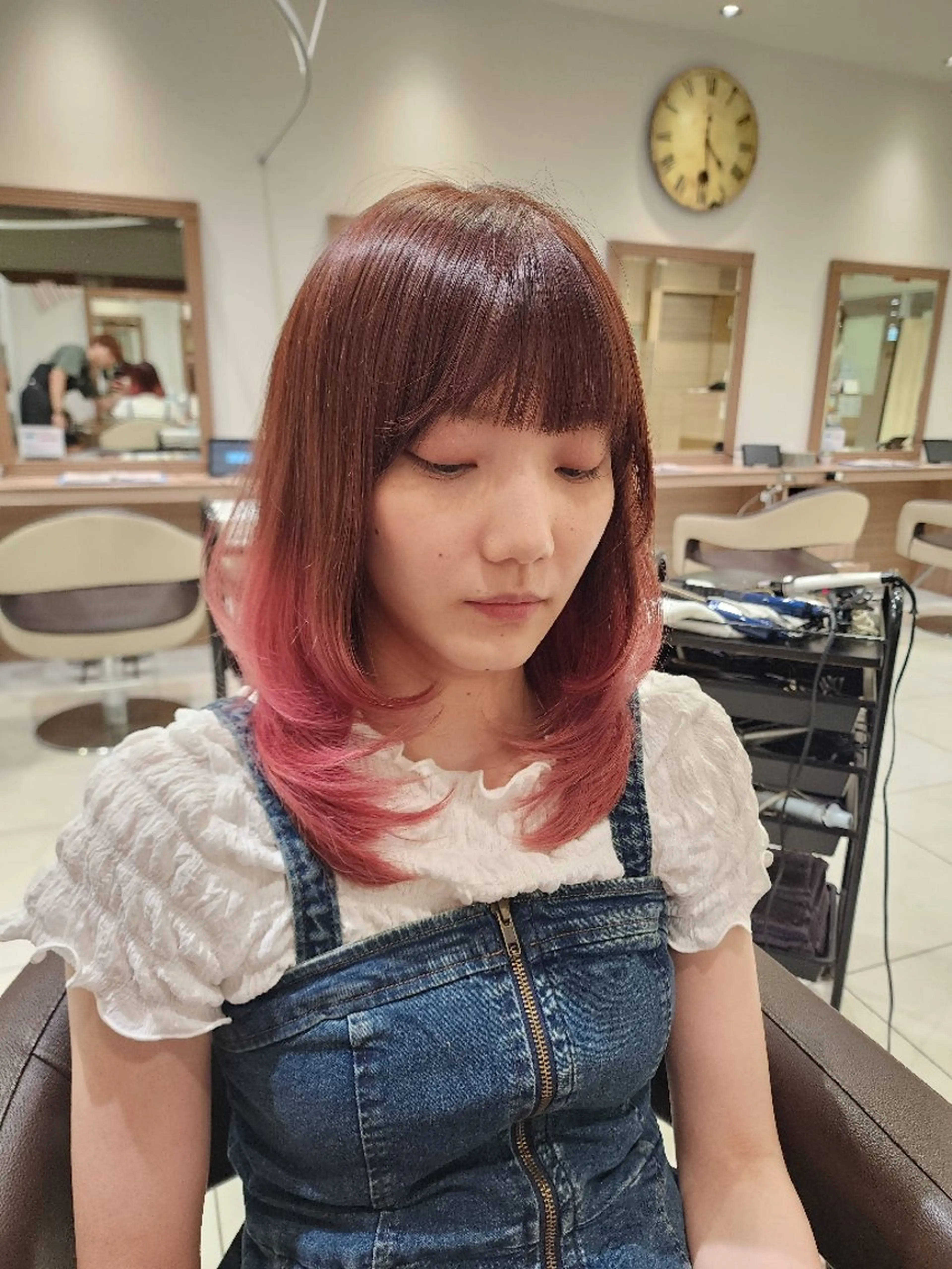 セミロング カラー アッシュ ブリーチ グラデーションカラー ピンクカラー ピンクアッシュ 中村 和貴のヘアスタイル