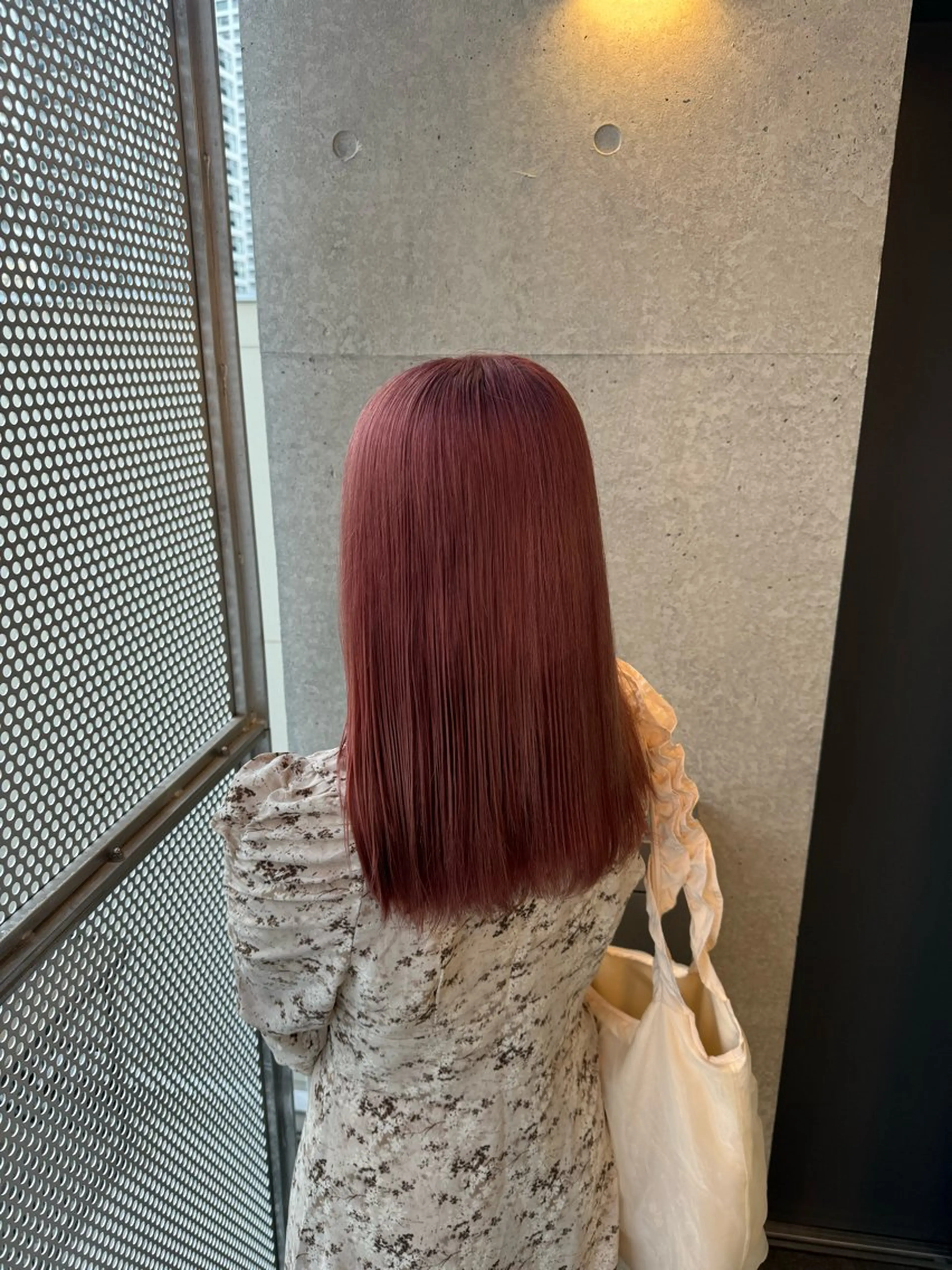 セミロング カラー 髙橋 李里亜のヘアスタイル