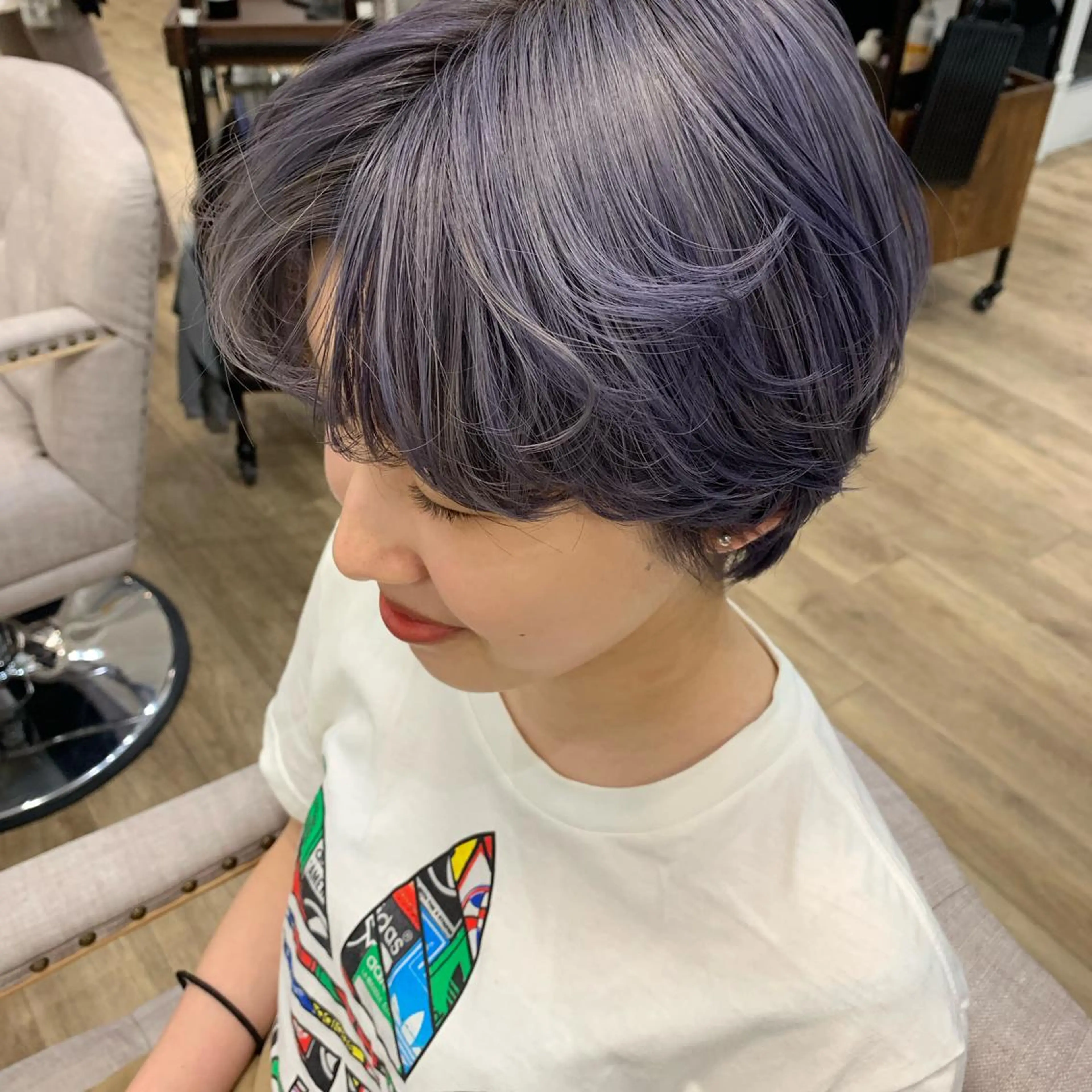 ショート カラー アッシュ パープルカラー パープルアッシュ ヘアカラー トリートメント レイヤー/顔周り /AKARIのヘアスタイル