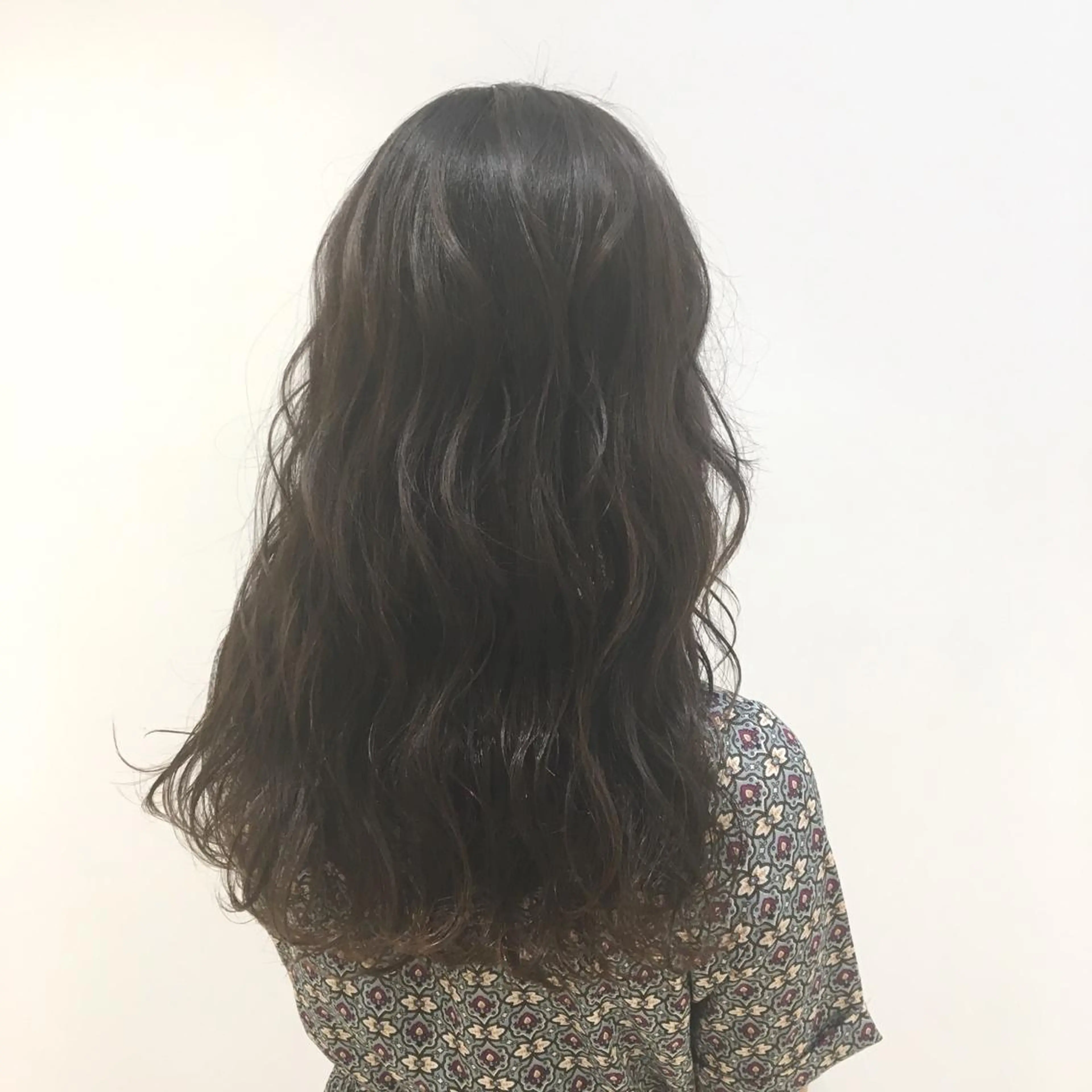ロング カラー loca by tree所属・うる艶暖色カラー HARUNAのヘアスタイル