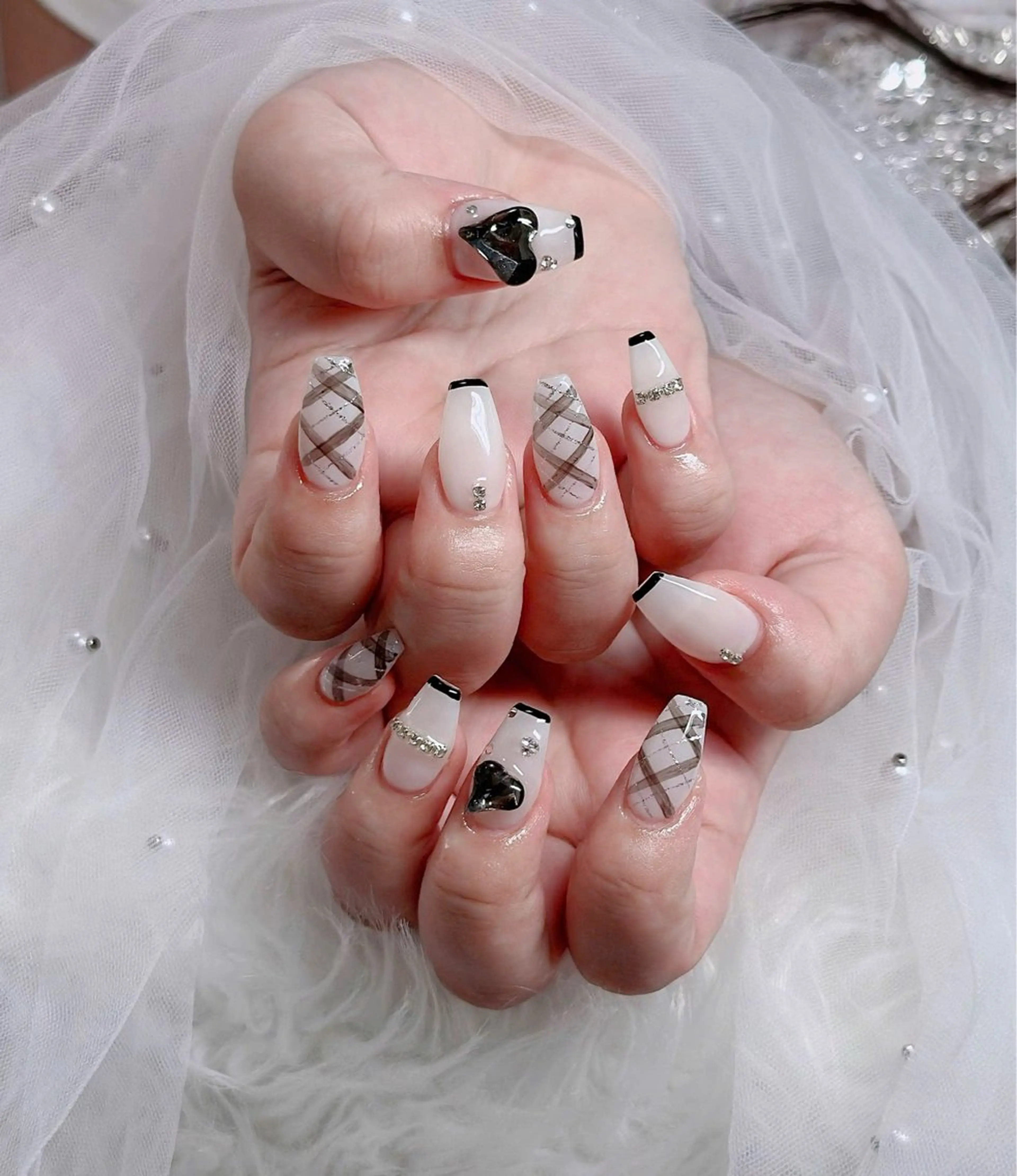 ネイル オーロラネイル フレンチネイル ジェルネイル ハロウィン 韓国ネイル ハンドネイル H.baby Nail Salonのネイルデザイン