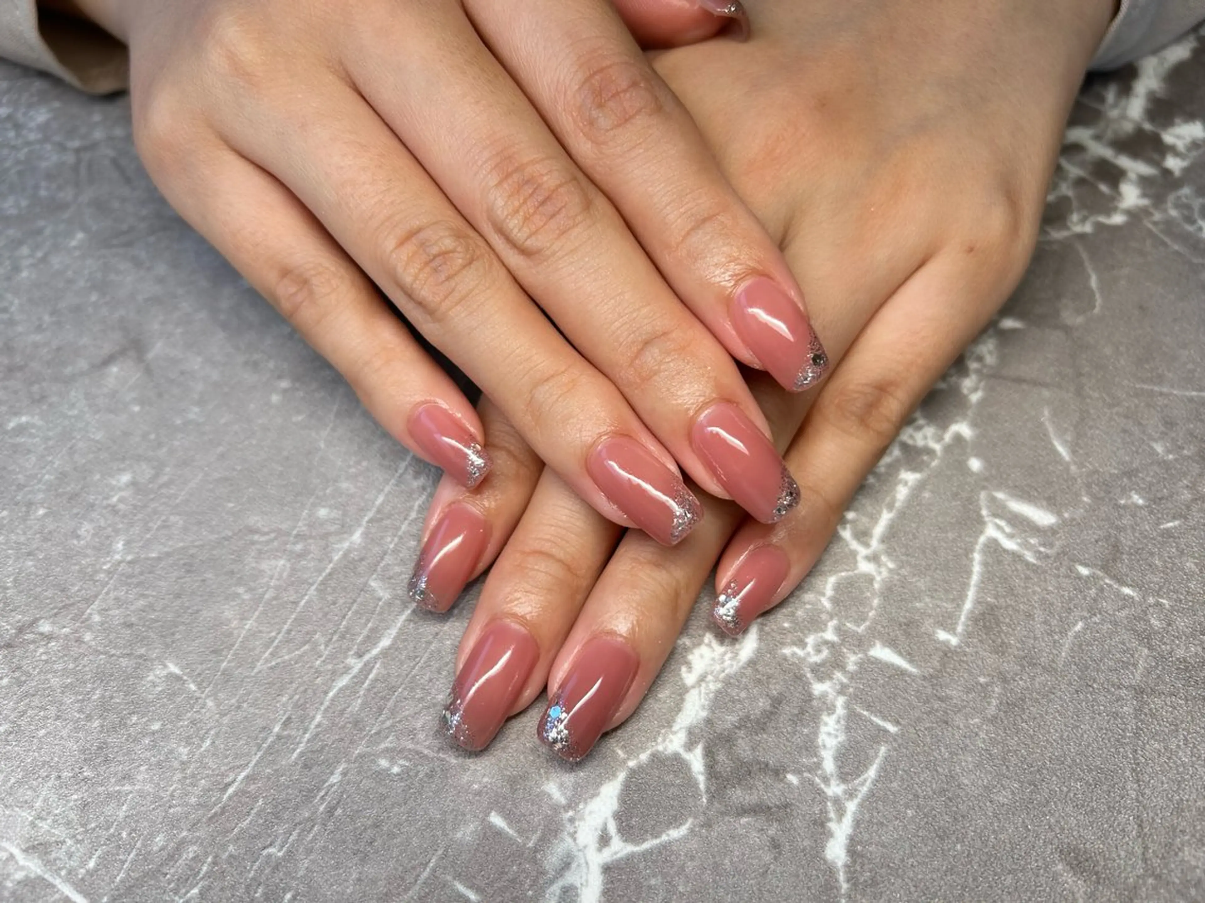 ネイル フレンチネイル 斜めフレンチ Lisa’s Salonのネイルデザイン