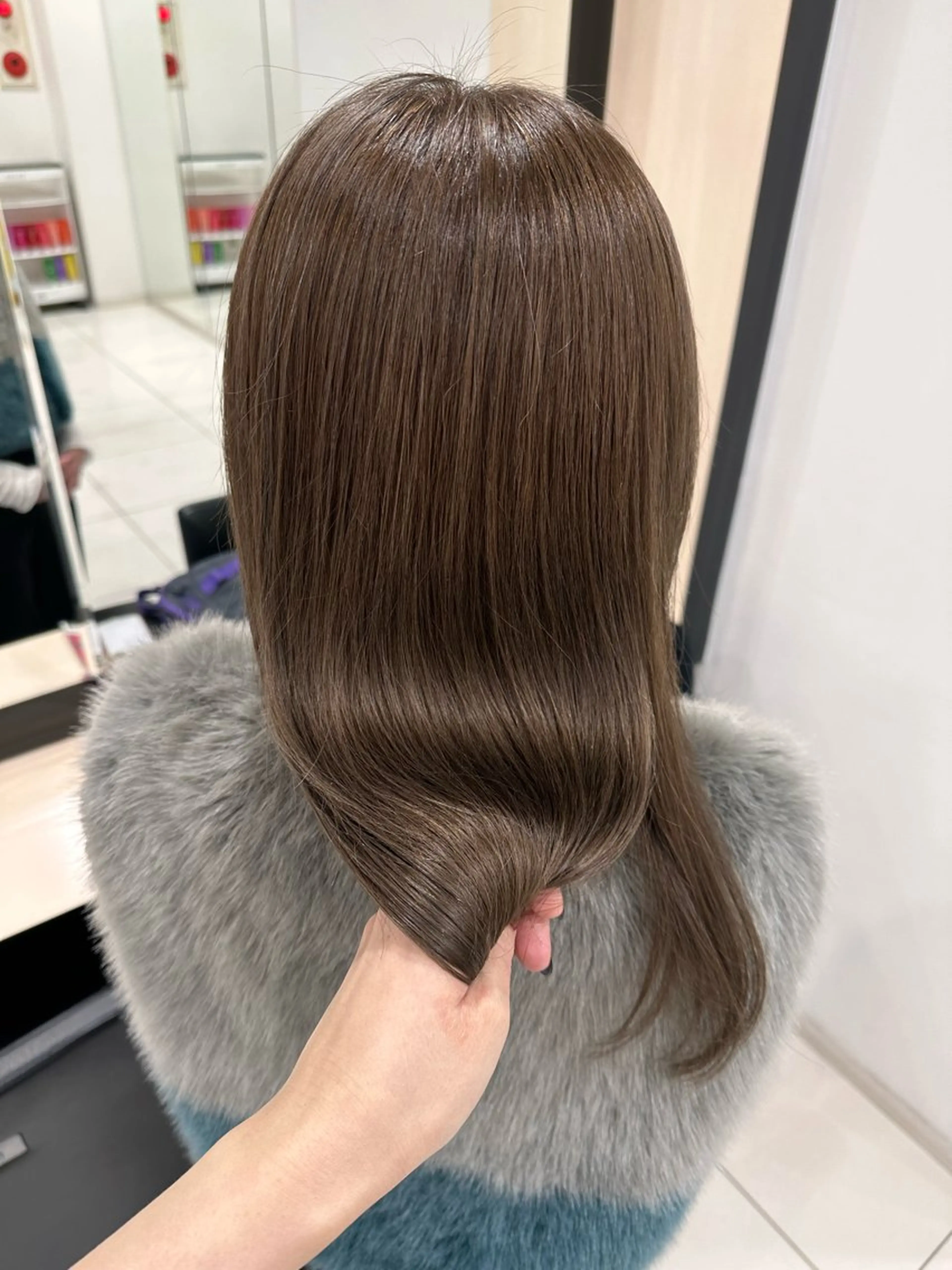 ロング カラー アッシュ ベージュカラー ブラウンカラー 透明感カラー ヘアカラー トリートメント クロスパーマ/うる艶 カラー/Kurumiのヘアスタイル