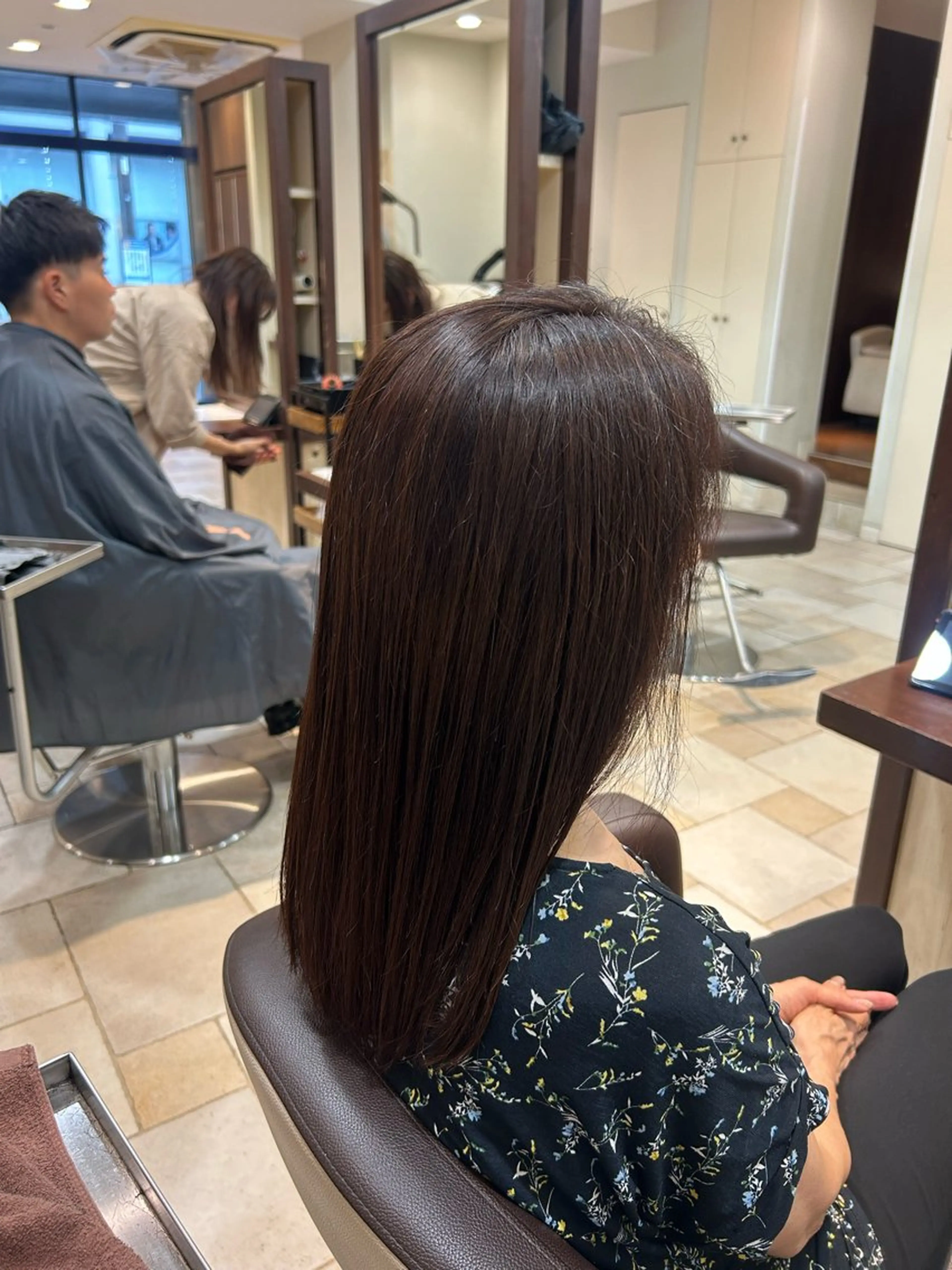 セミロング ヘアカラー 脇野 真琴のヘアスタイル