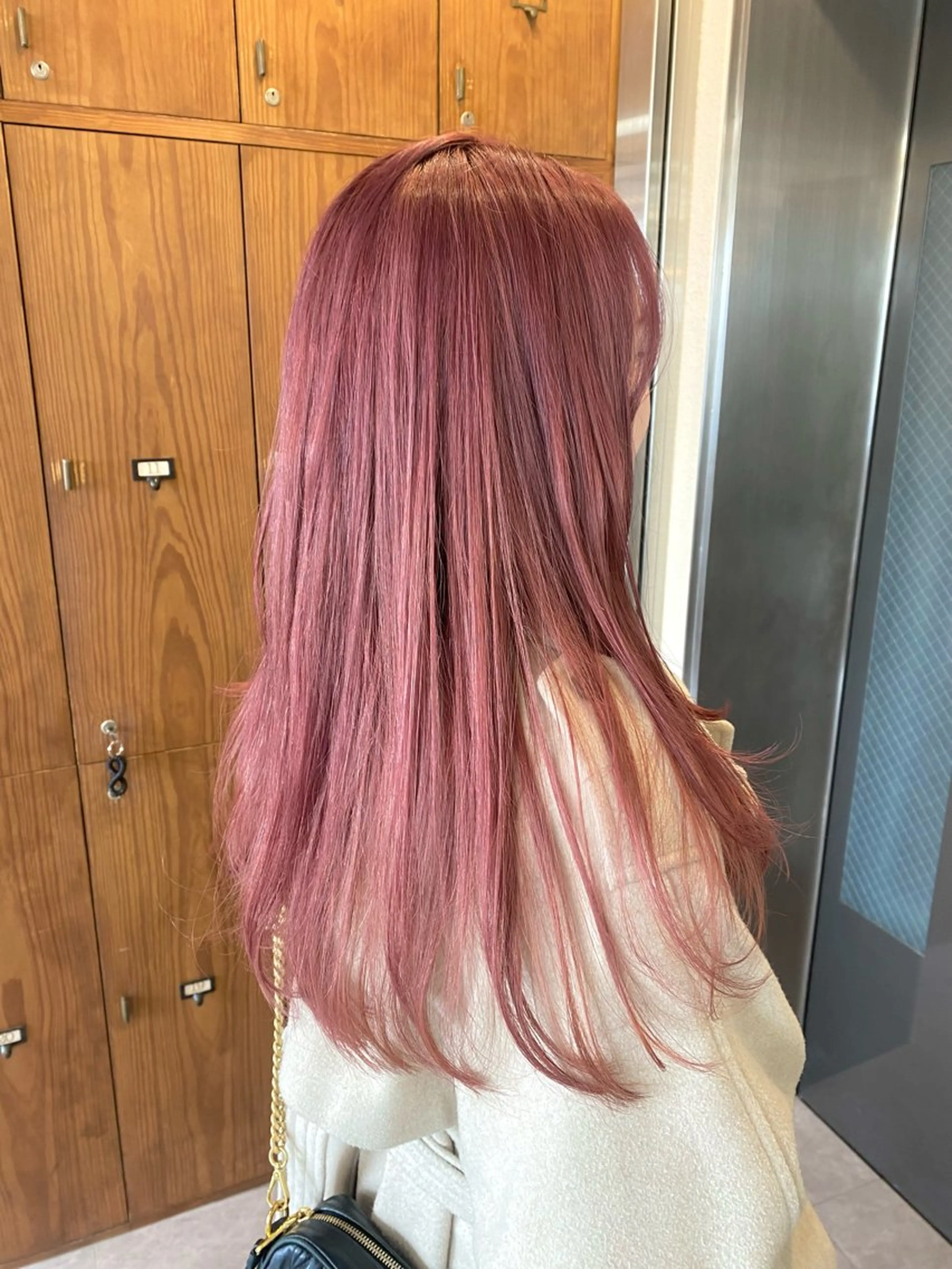 セミロング カラー ピンクカラー ヘアカラー ヤスザトアヤノ ／レイヤー／オリーブのヘアスタイル