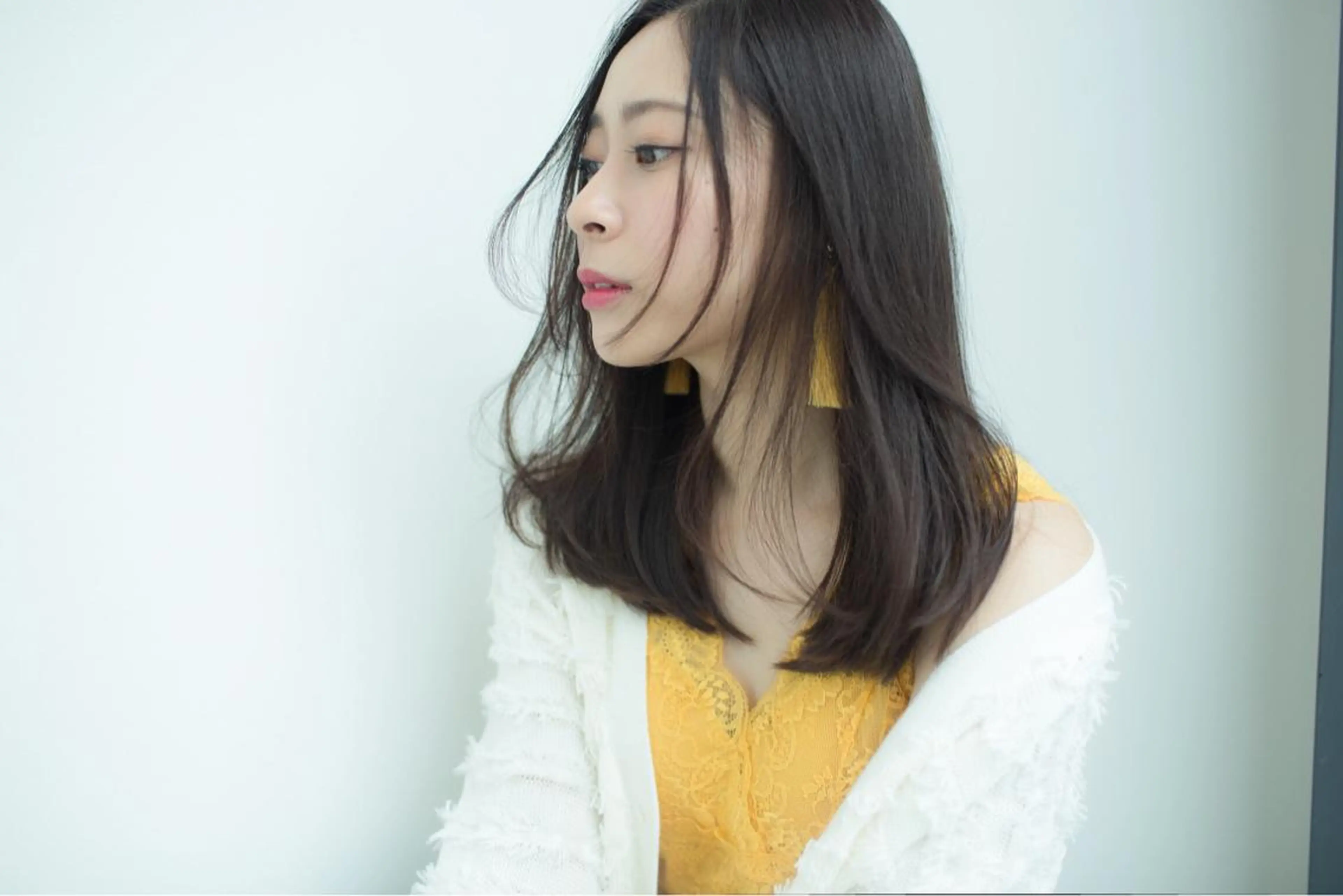 セミロング カラー くせ毛 レイヤーカット 小顔カット カット ヘアカラー 高畑 真実のヘアスタイル