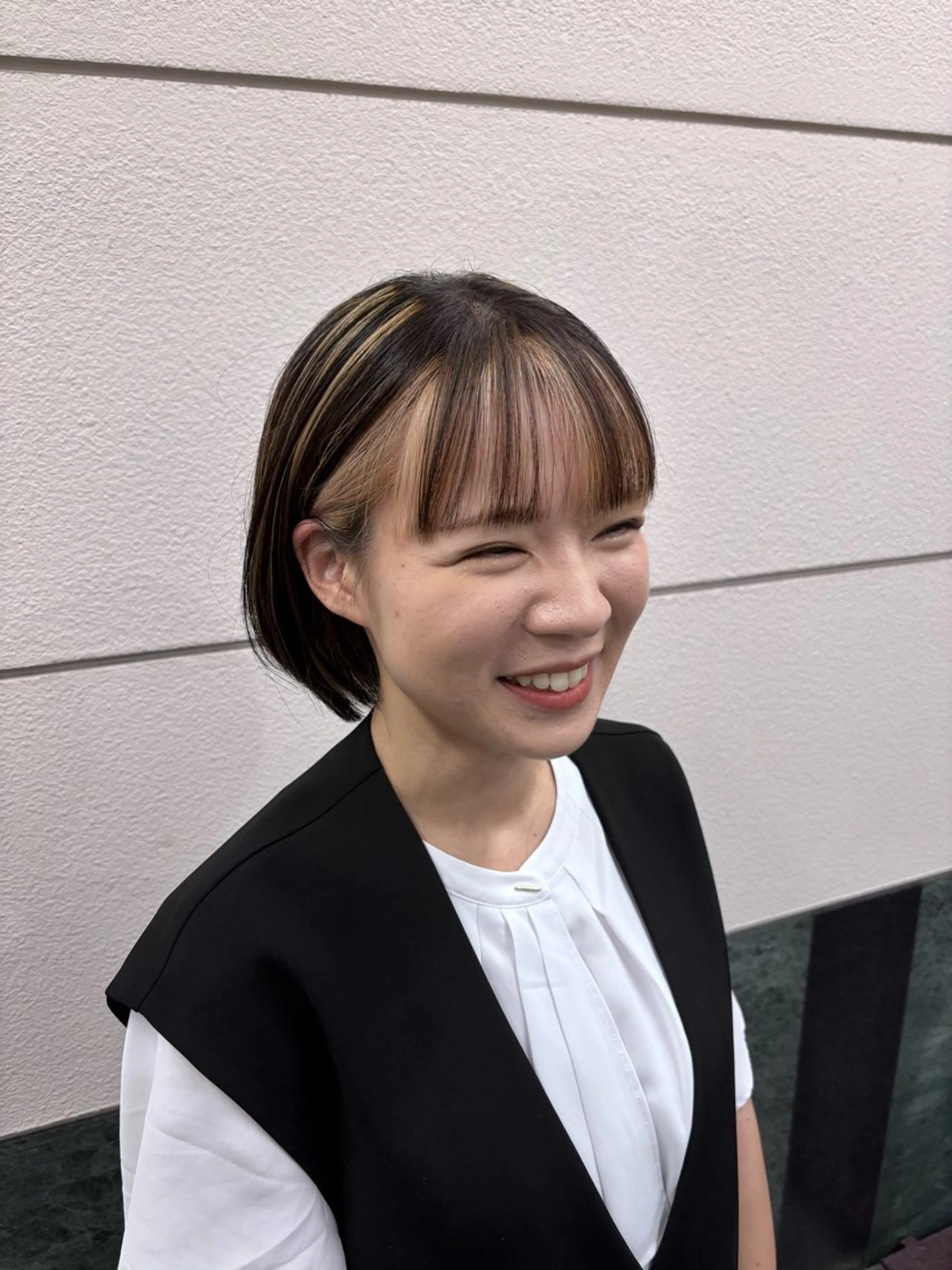 ショート カラー ミストバング デザインカラー  フェイスフレーミング ハイライトカラー ボブ カット ヘアカラー 穐田 航のヘアスタイル