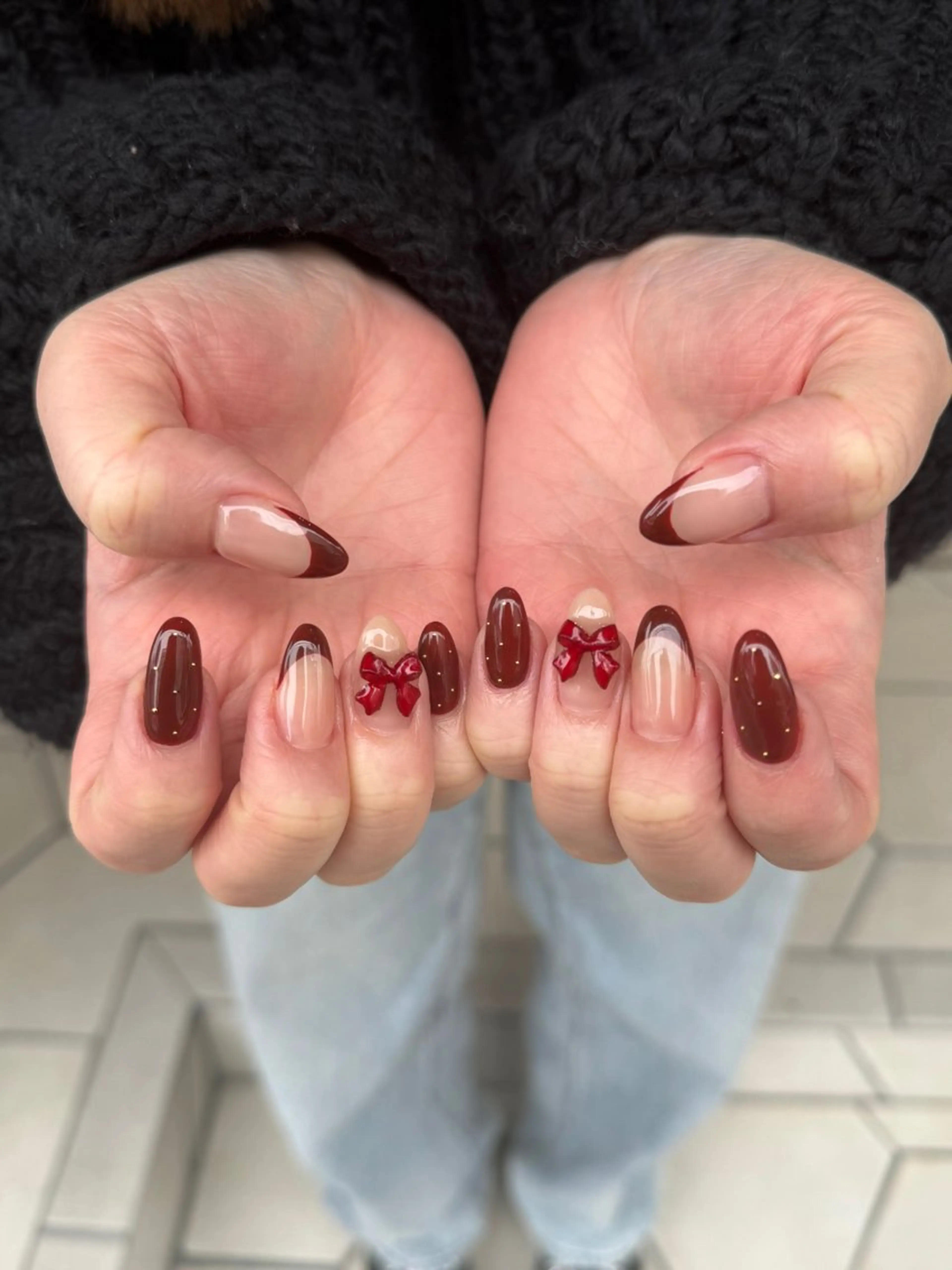 ネイル ボルドー フレンチネイル リボン Rommy Arisaのネイルデザイン