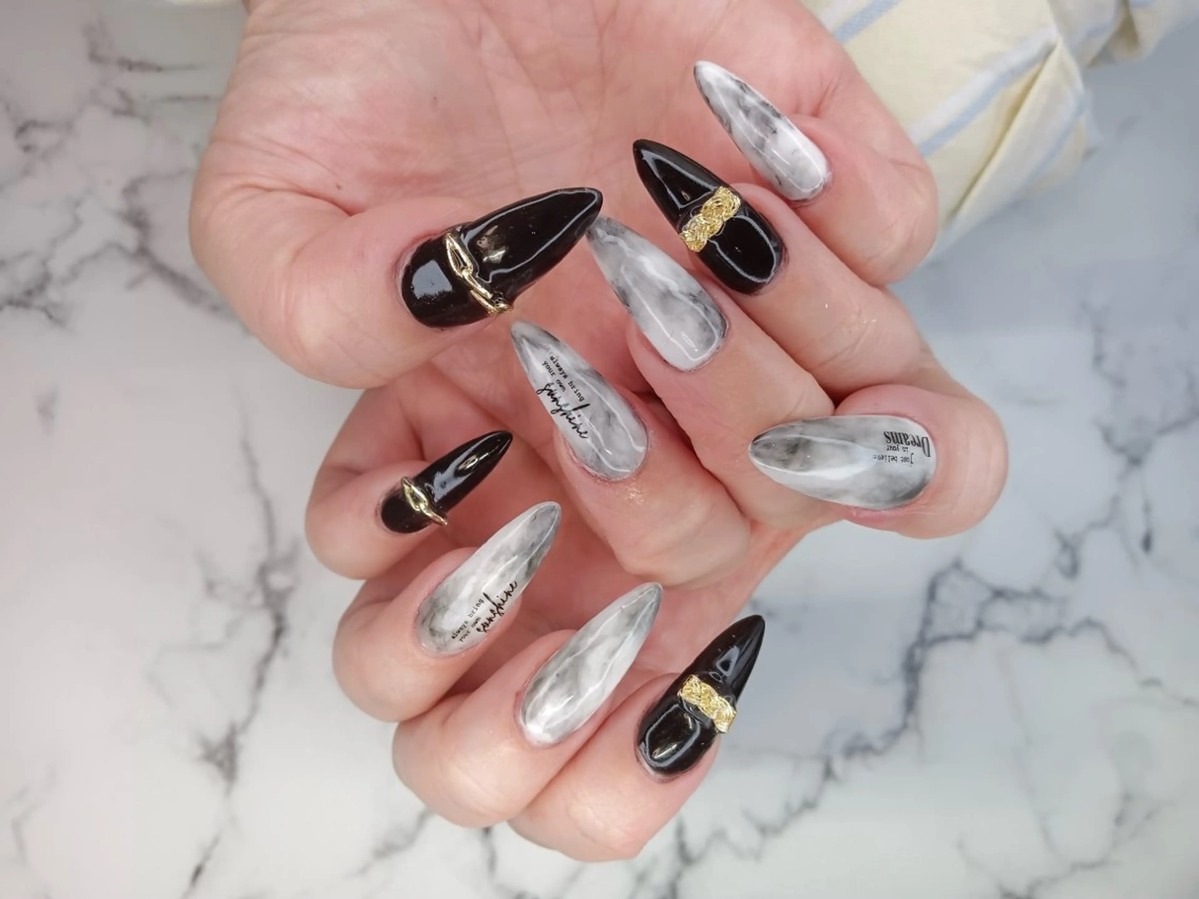 ネイル 大理石ネイル(マーブル) スカルプネイル nail salon INFINITY所属・nail salon INFINITYのネイルデザイン