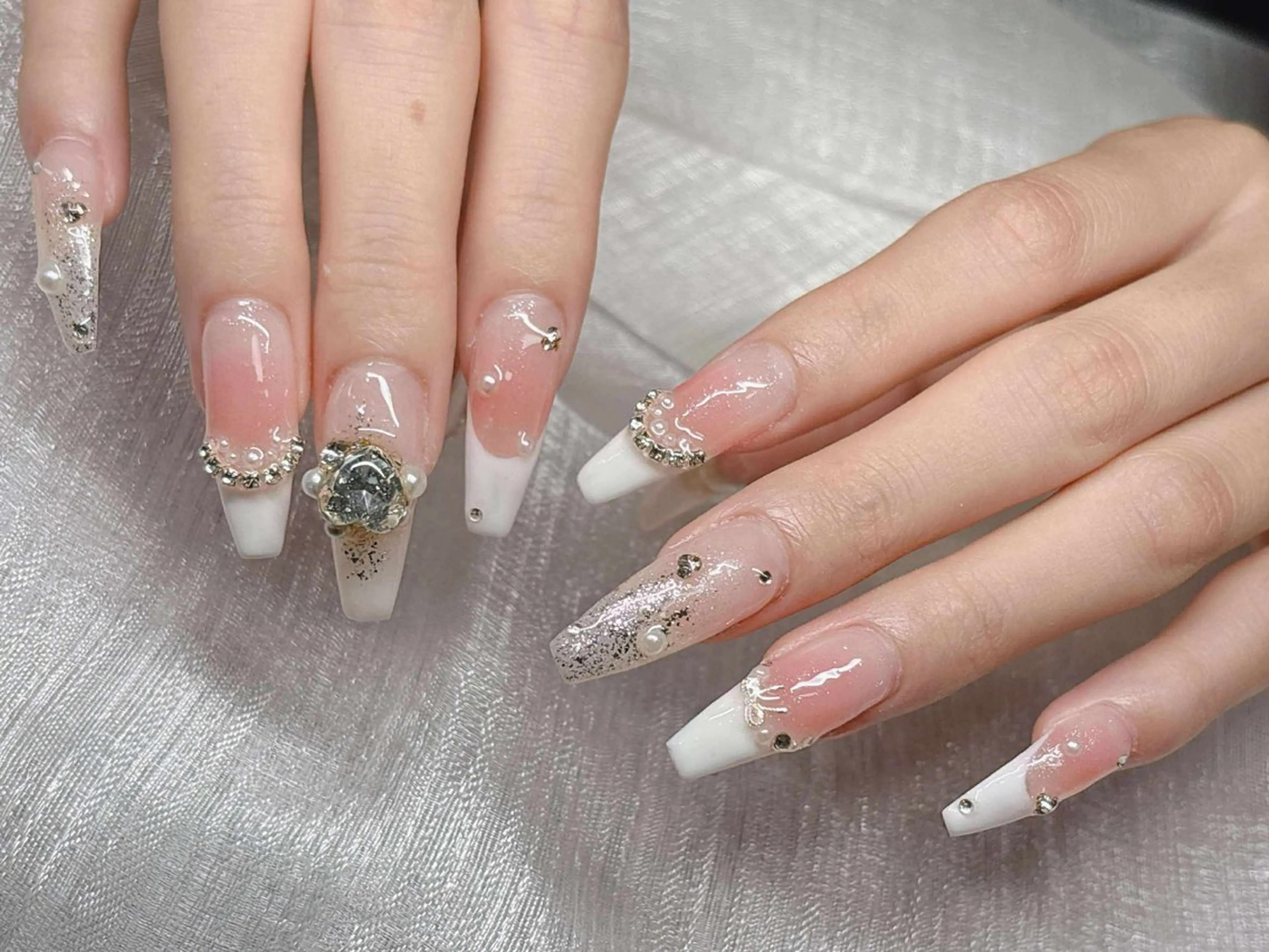 ネイル 長さ出し グラデーション 卒業式 キラキラネイル マグネットネイル ハンドネイル Lee Nailsのネイルデザイン