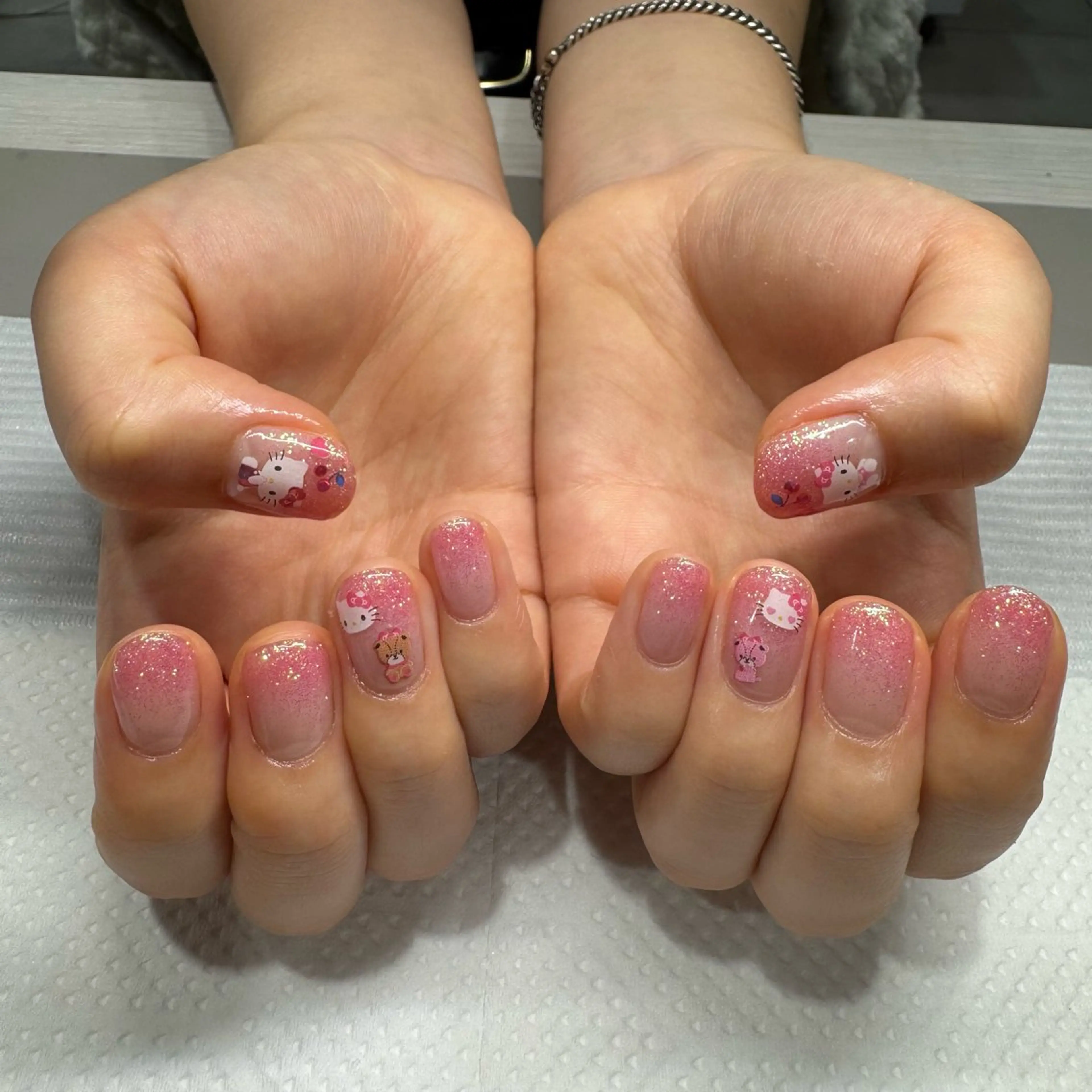 ネイル ラメ(グリッター) ラメグラデーション 持ち込み ピンク ハンドネイル 小野澤 紗智のネイルデザイン