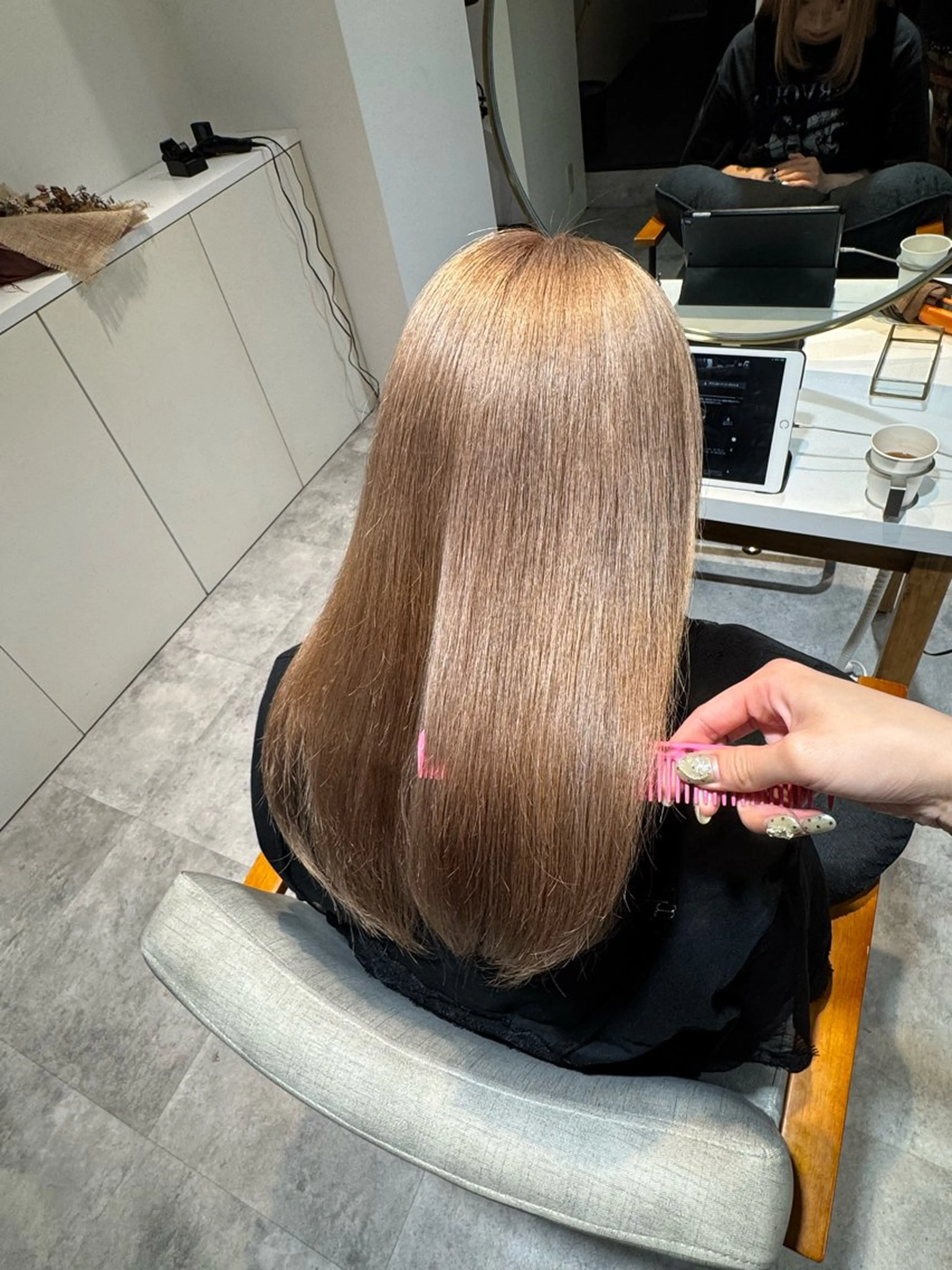 ミディアム カラー カット ヘアカラー トリートメント 小泉 真緒のヘアスタイル