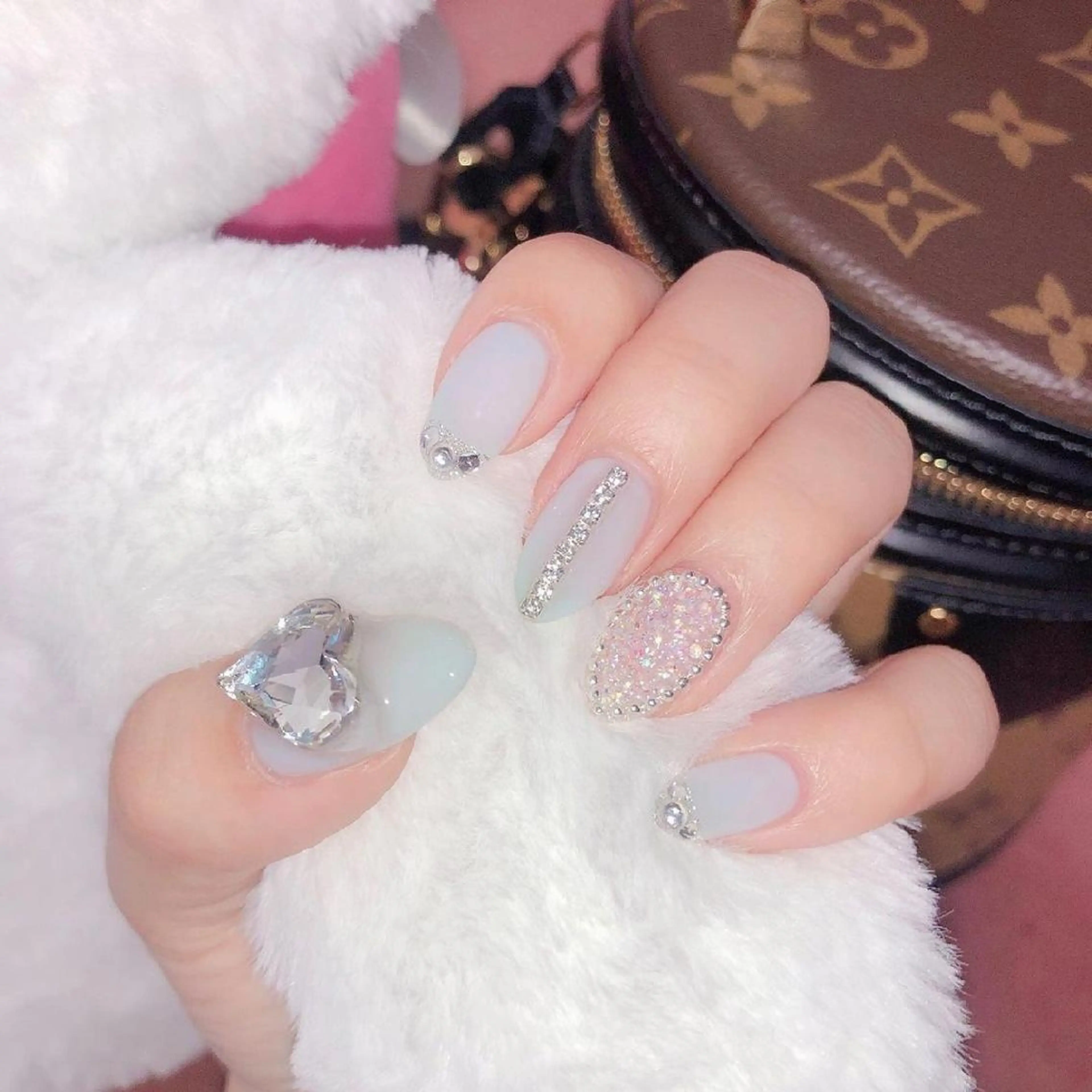 ミディアム ネイル 韓国風ヘア 韓国ネイル ネイリストゆか💅 長さだし、深爪矯正のネイルデザイン
