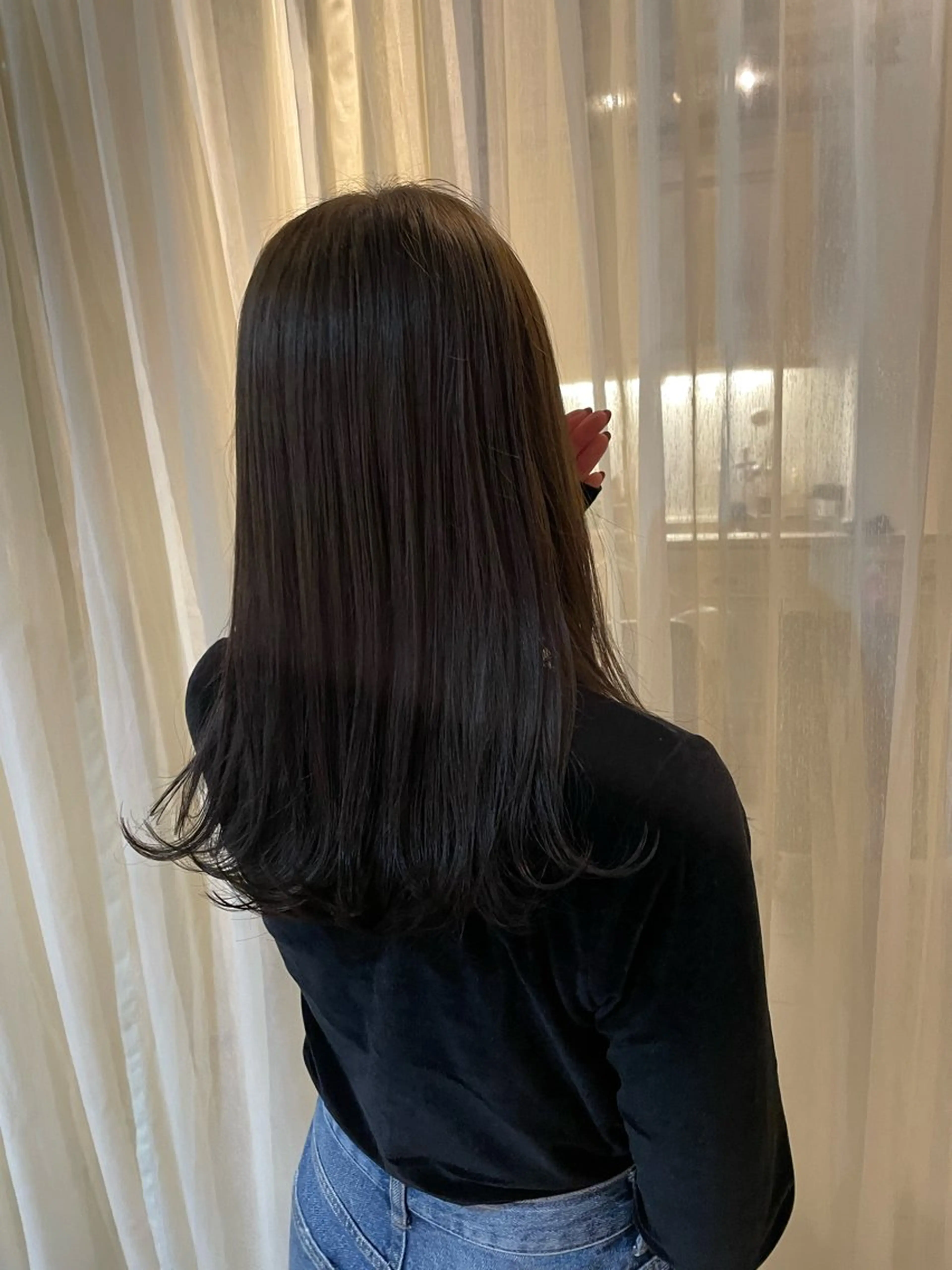 セミロング replay所属・藤原 百花のヘアスタイル