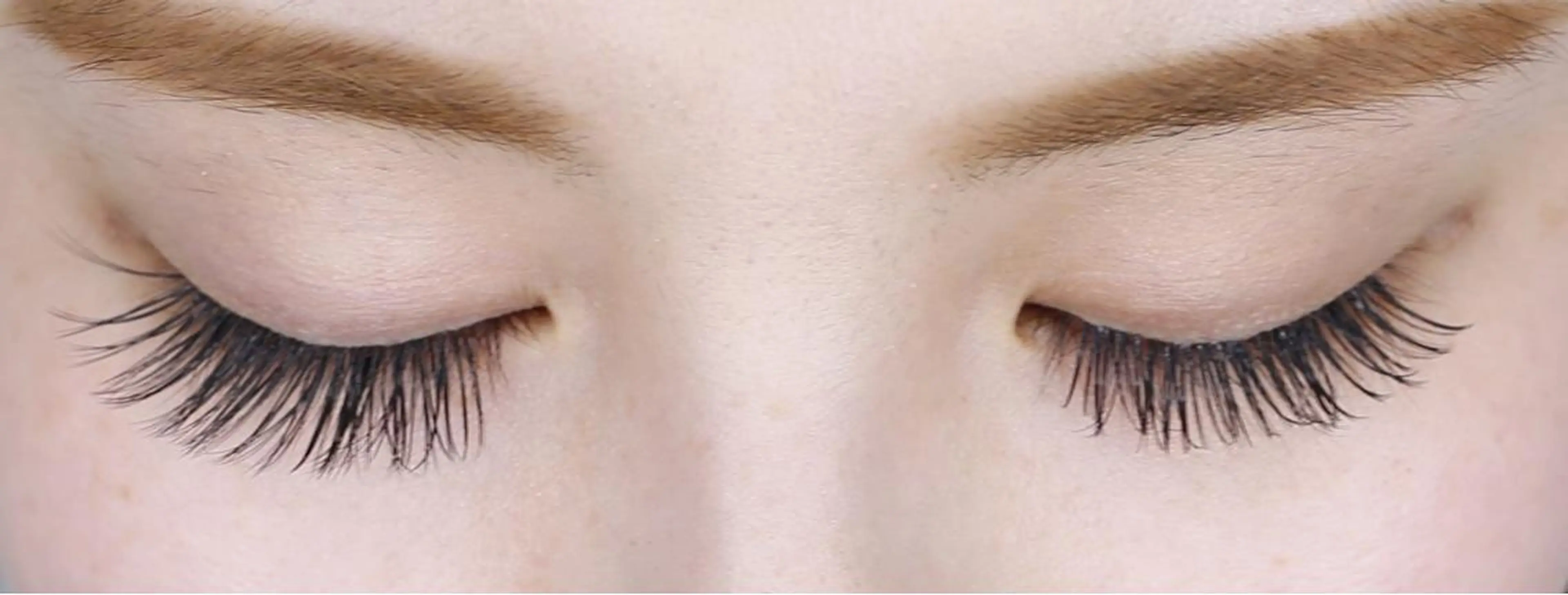 マツエク・マツパ 椿森 美瑠紅の眉毛・アイブロウイメージ