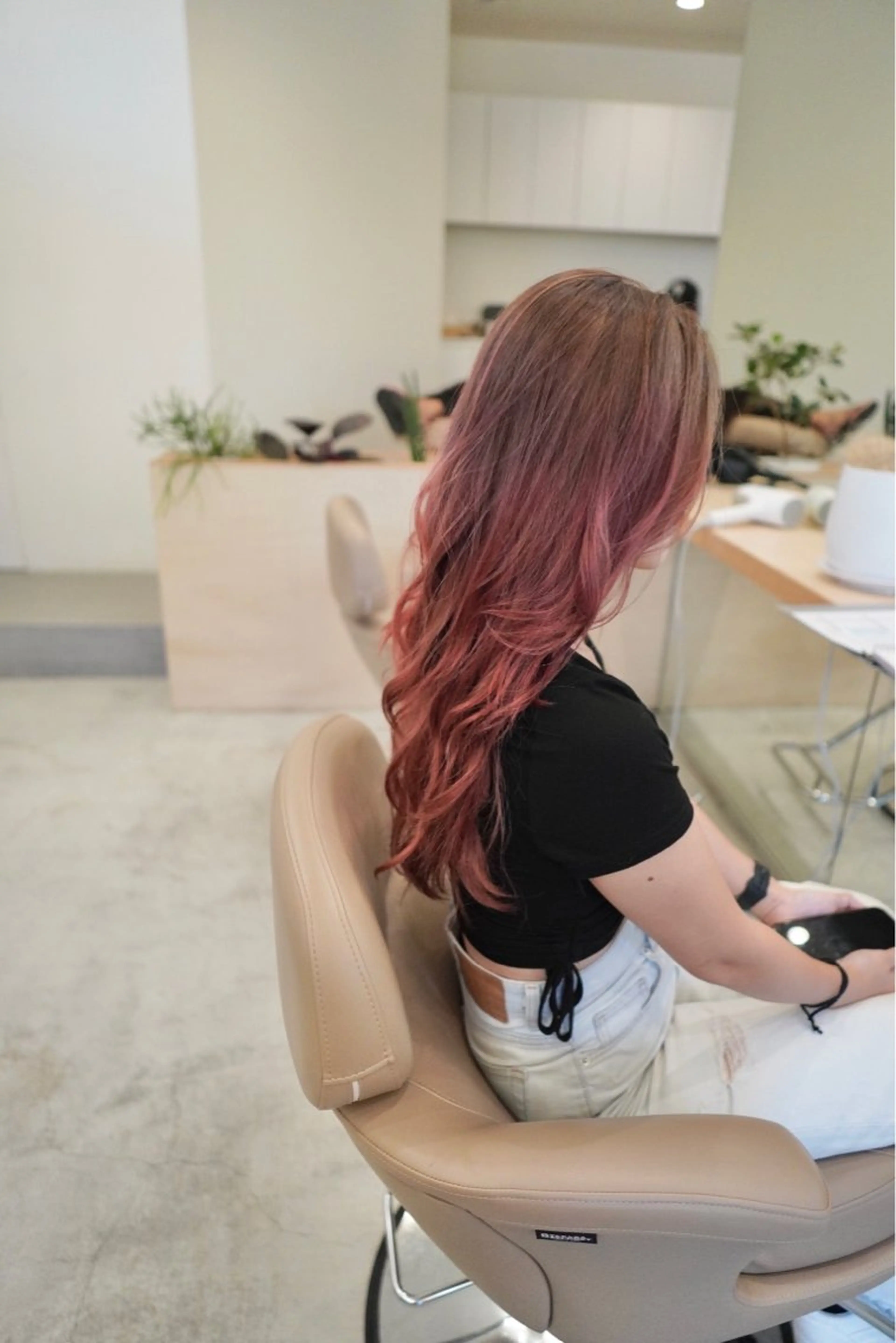 ロング カラー ベージュカラー グラデーションカラー ハイトーンカラー ピンクカラー ヘアカラー 似合わせカット🫧 /パーマRINAのヘアスタイル