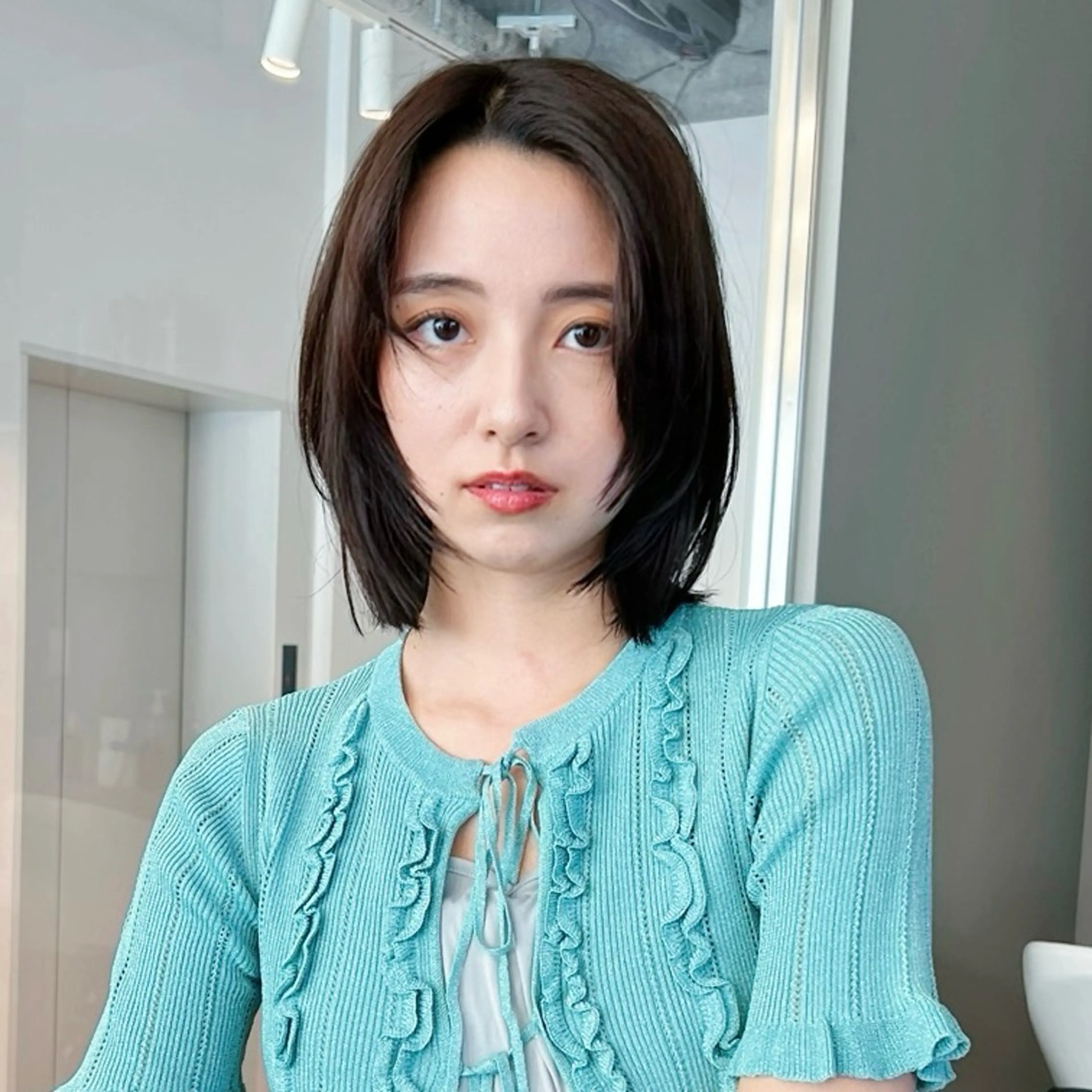 ミディアム TRICCA 銀座所属・奏羽　"ショート ・ボブ ・レイヤー"のヘアスタイル