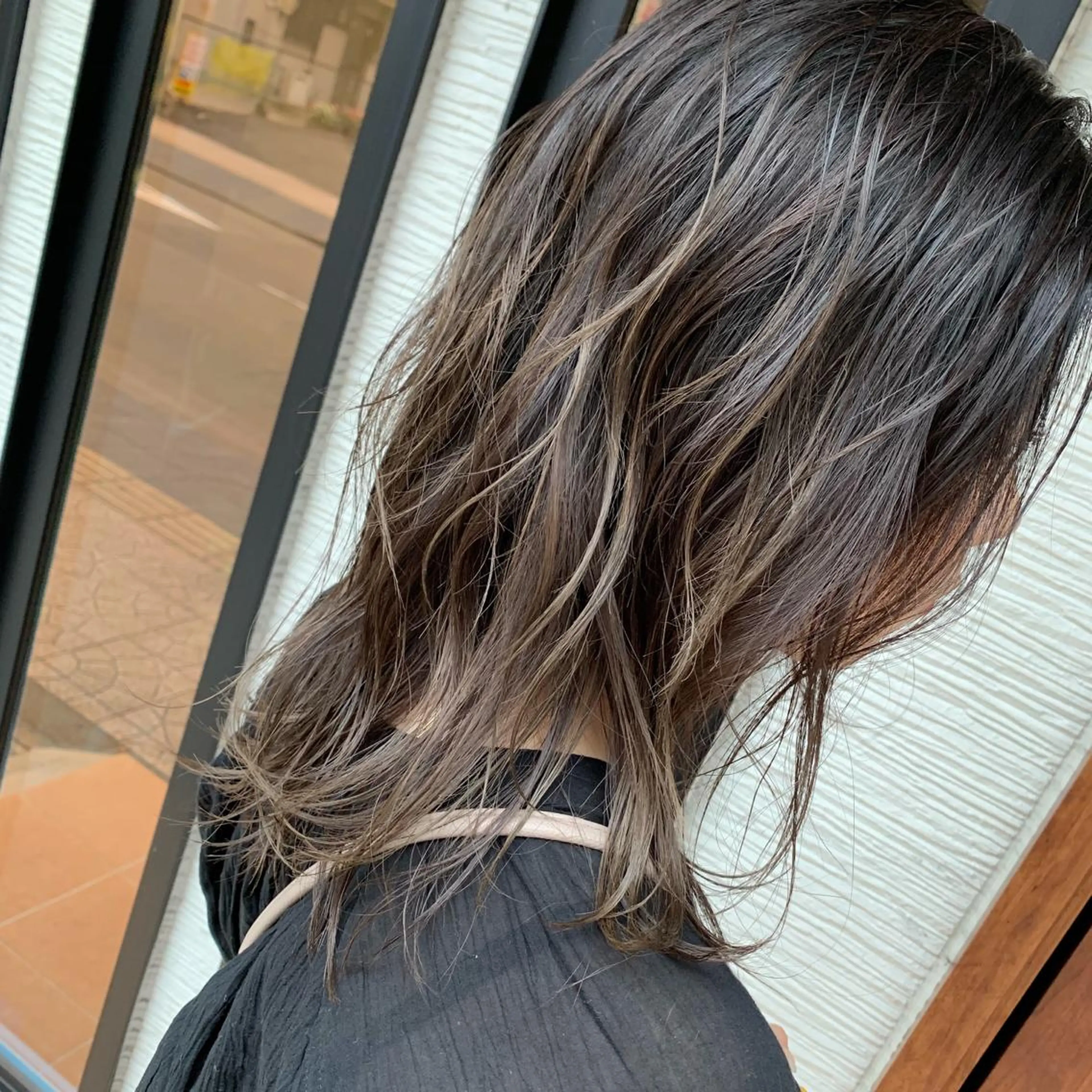 ミディアム ハイライト yoshi (高橋福博)のヘアスタイル