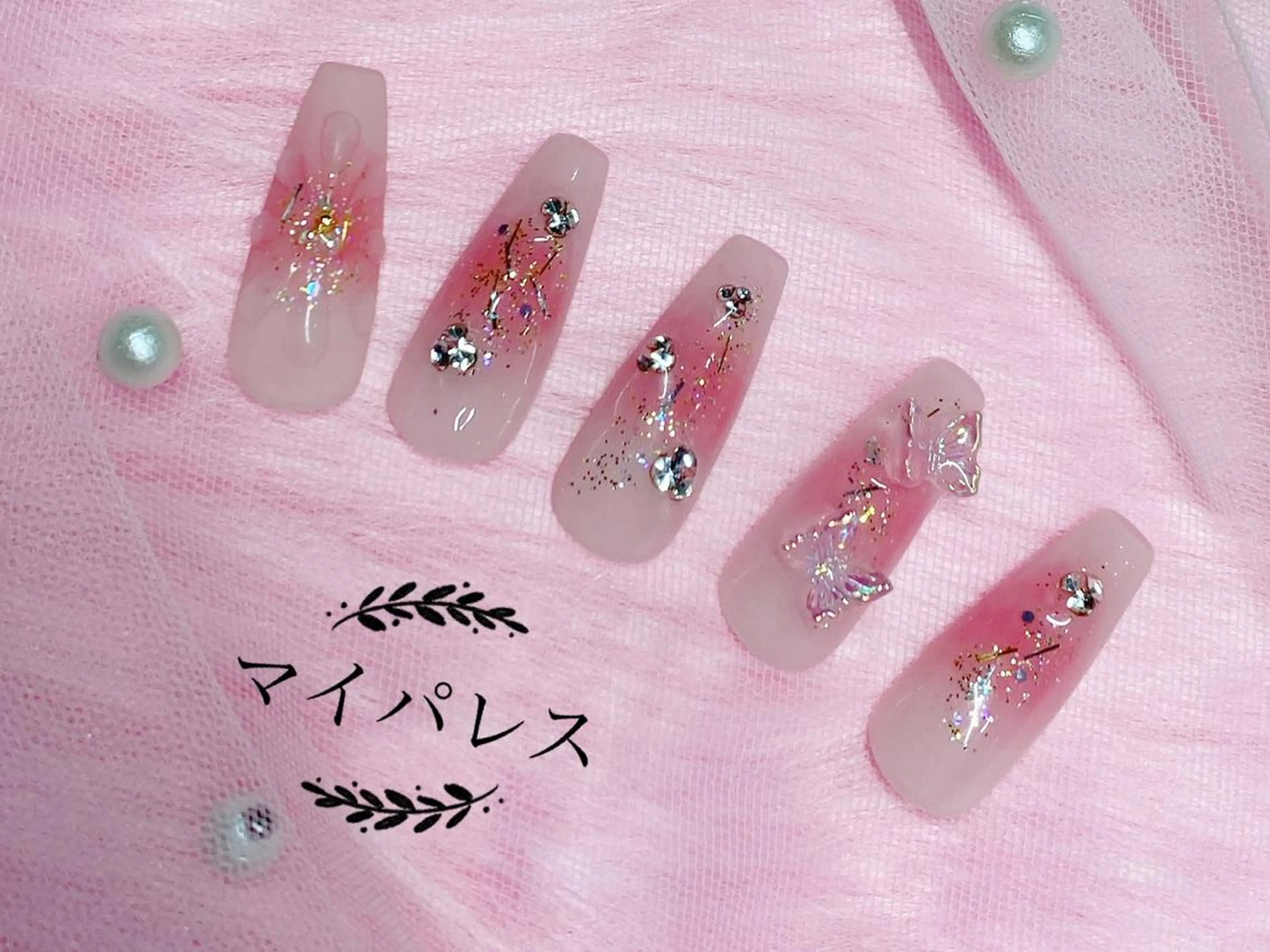 ネイル チークネイル ストーンネイル ハンドネイル Yuis Nailスカルプ専門のネイルデザイン