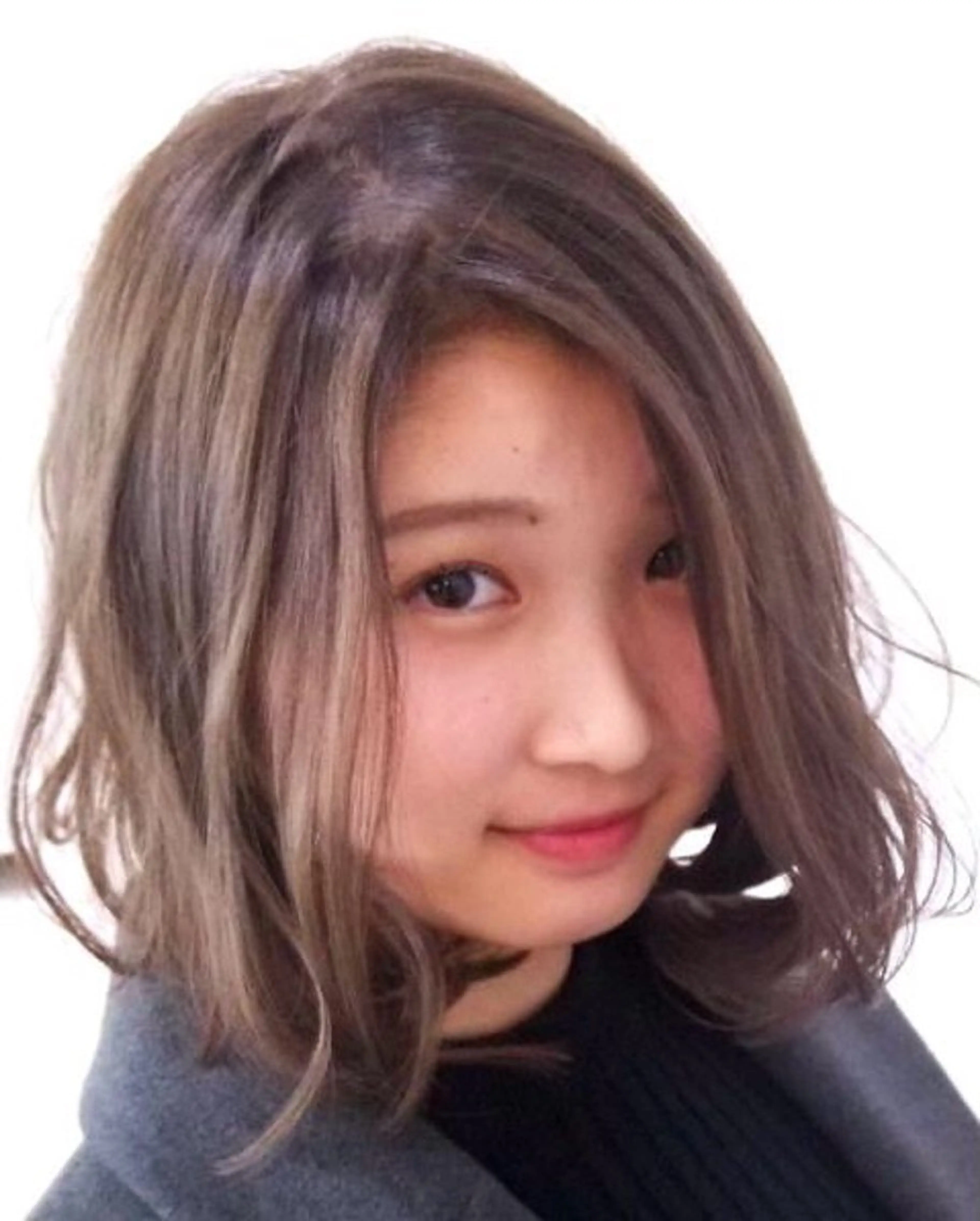 ミディアム カラー ベージュカラー カット ヘアカラー トリートメント 岩崎 裕司のヘアスタイル