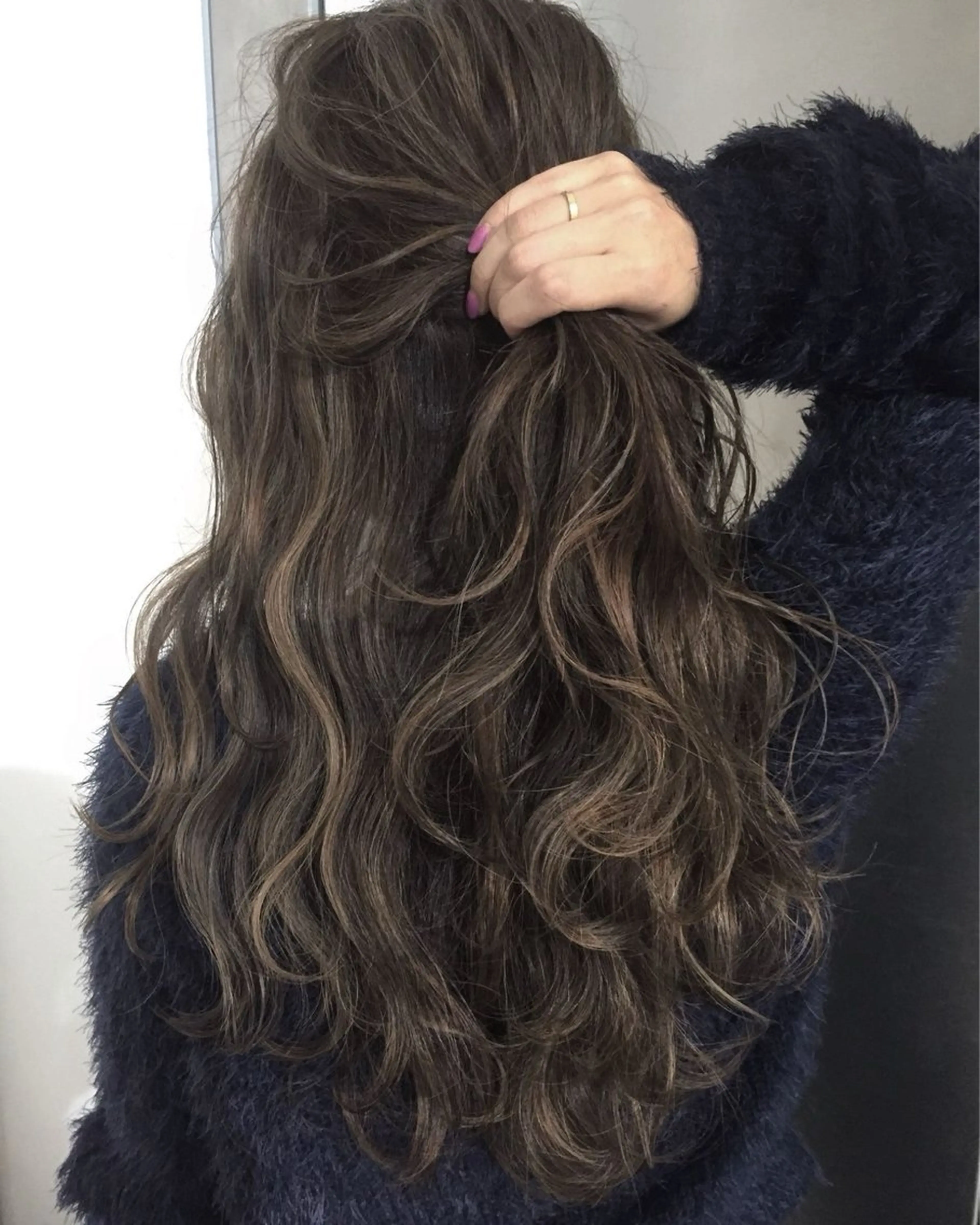 ロング カラー ブリーチ ハイライトカラー ハイライト 似合わせカット レイヤーカット大人気 💛吉田百花のヘアスタイル