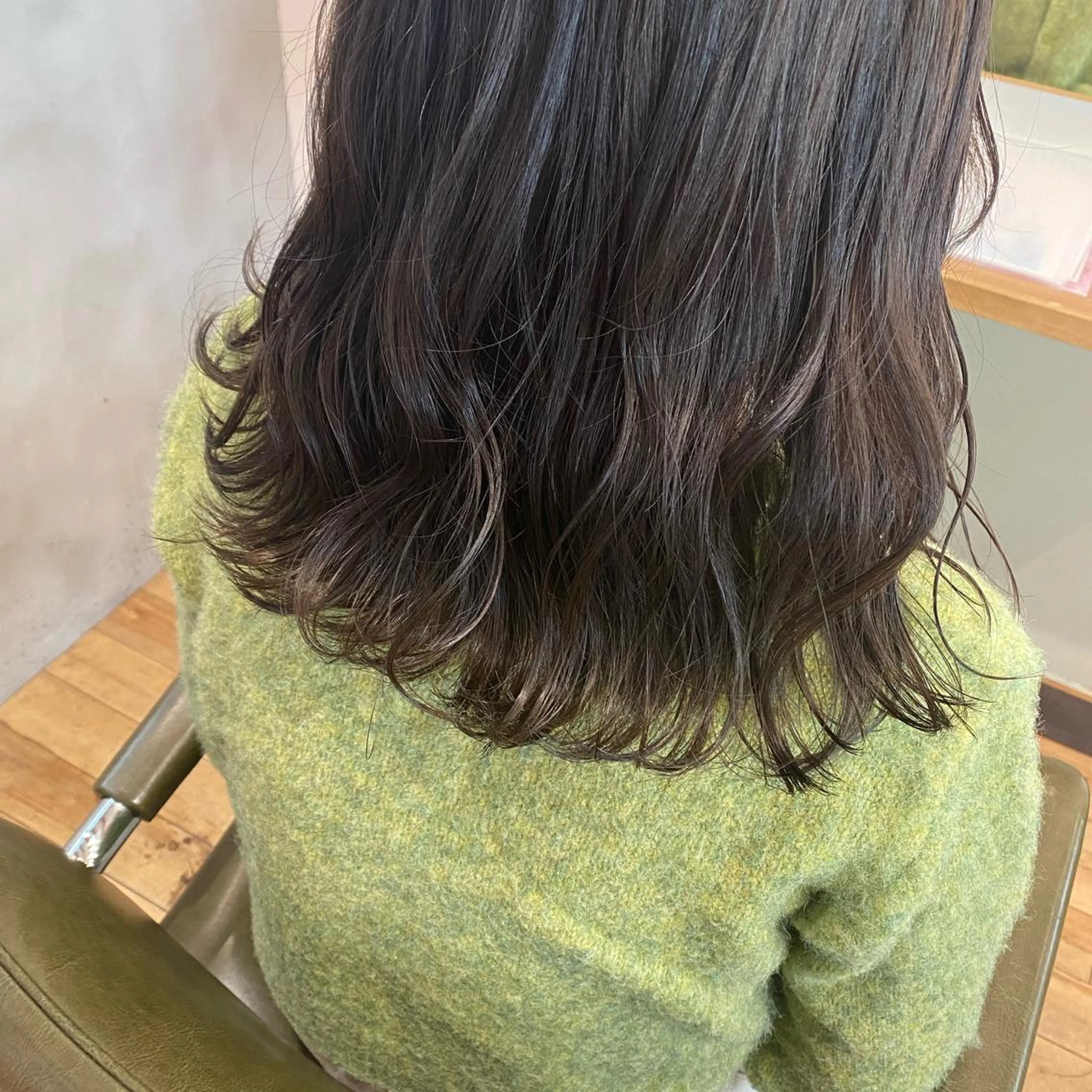 セミロング カラー オリーブカラー ヘアカラー アオヌマミユ☁️ /ボブ/ハイトーン/のヘアスタイル