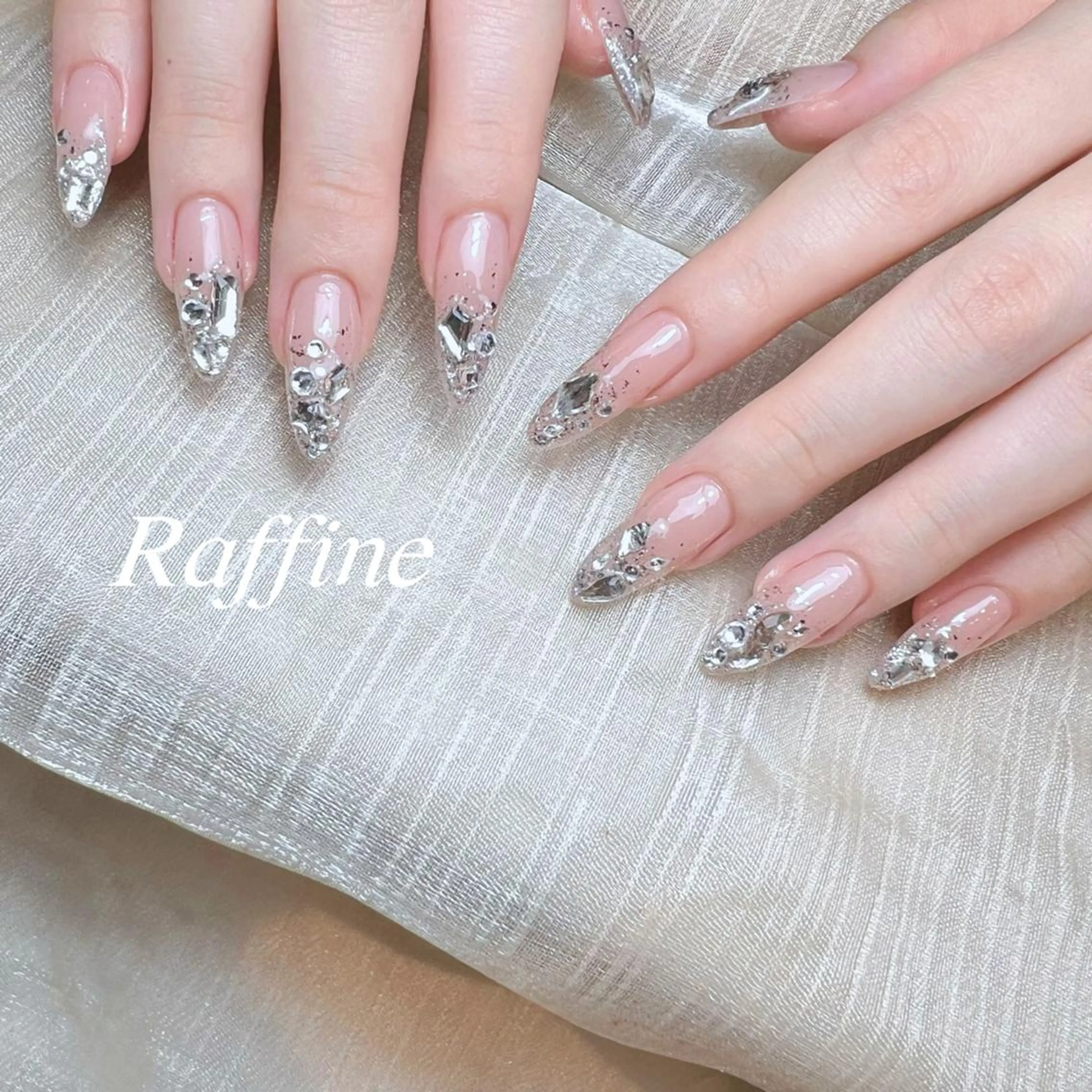ネイル ハンドネイル RAFFINE ヒョウ🦋🩵のネイルデザイン
