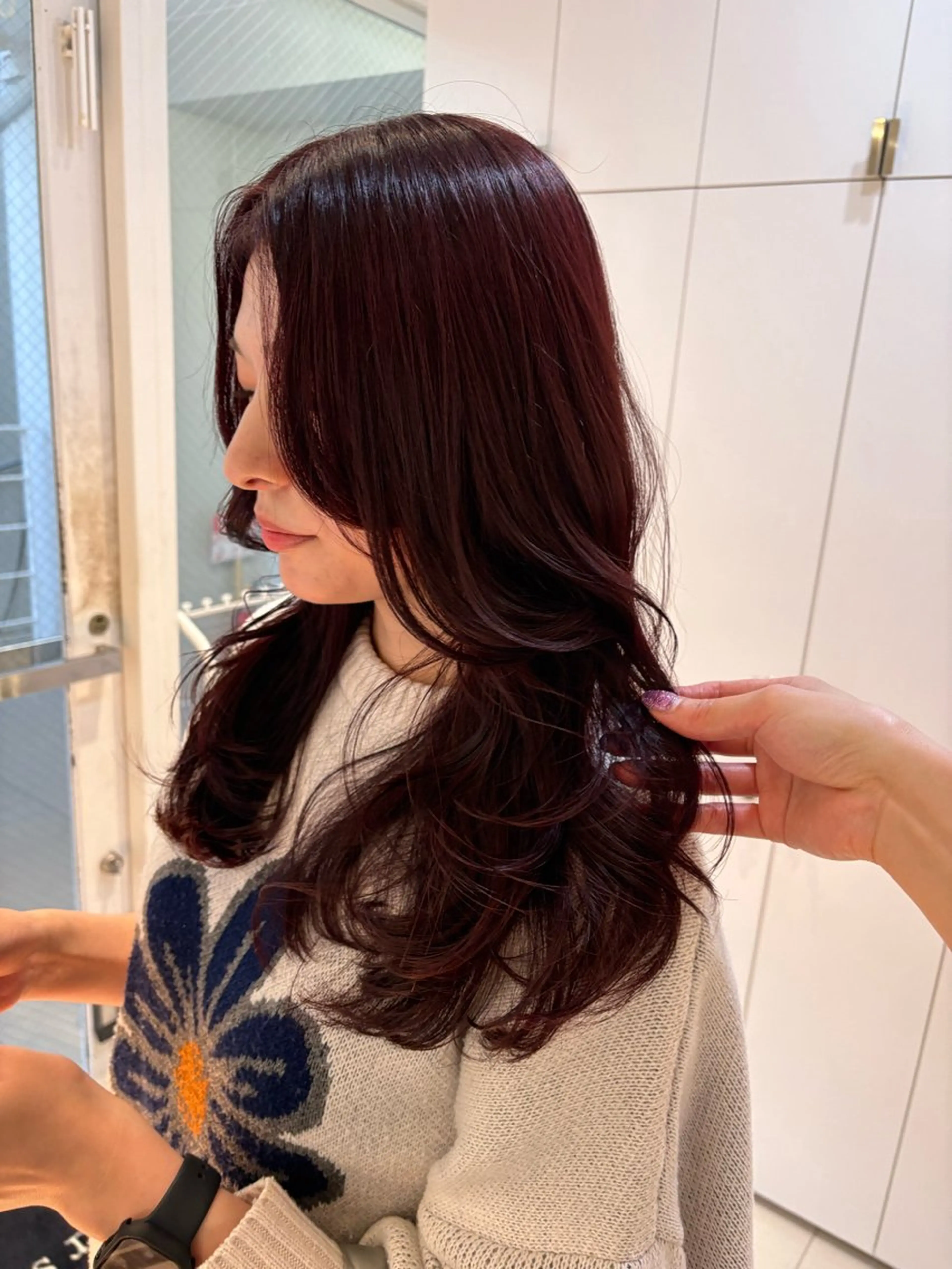 ロング カラー レッドカラー 顔まわりレイヤー レイヤーカット 《暖色/韓国hair 》🇰🇷桑原ユキネのヘアスタイル