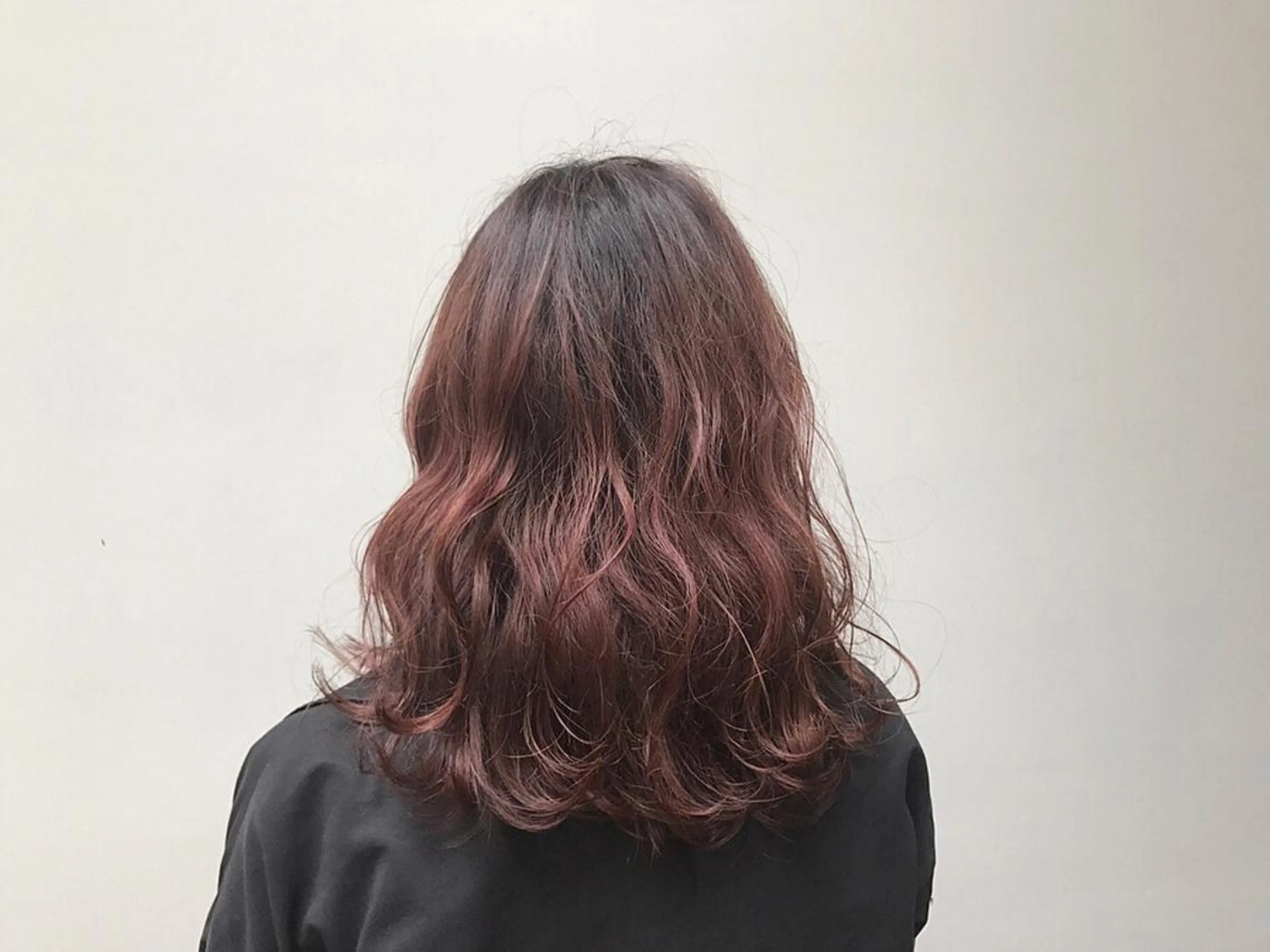 ミディアム カラー ヘアアレンジ ピンクカラー g  hair design所属・土屋 紗也果のヘアスタイル