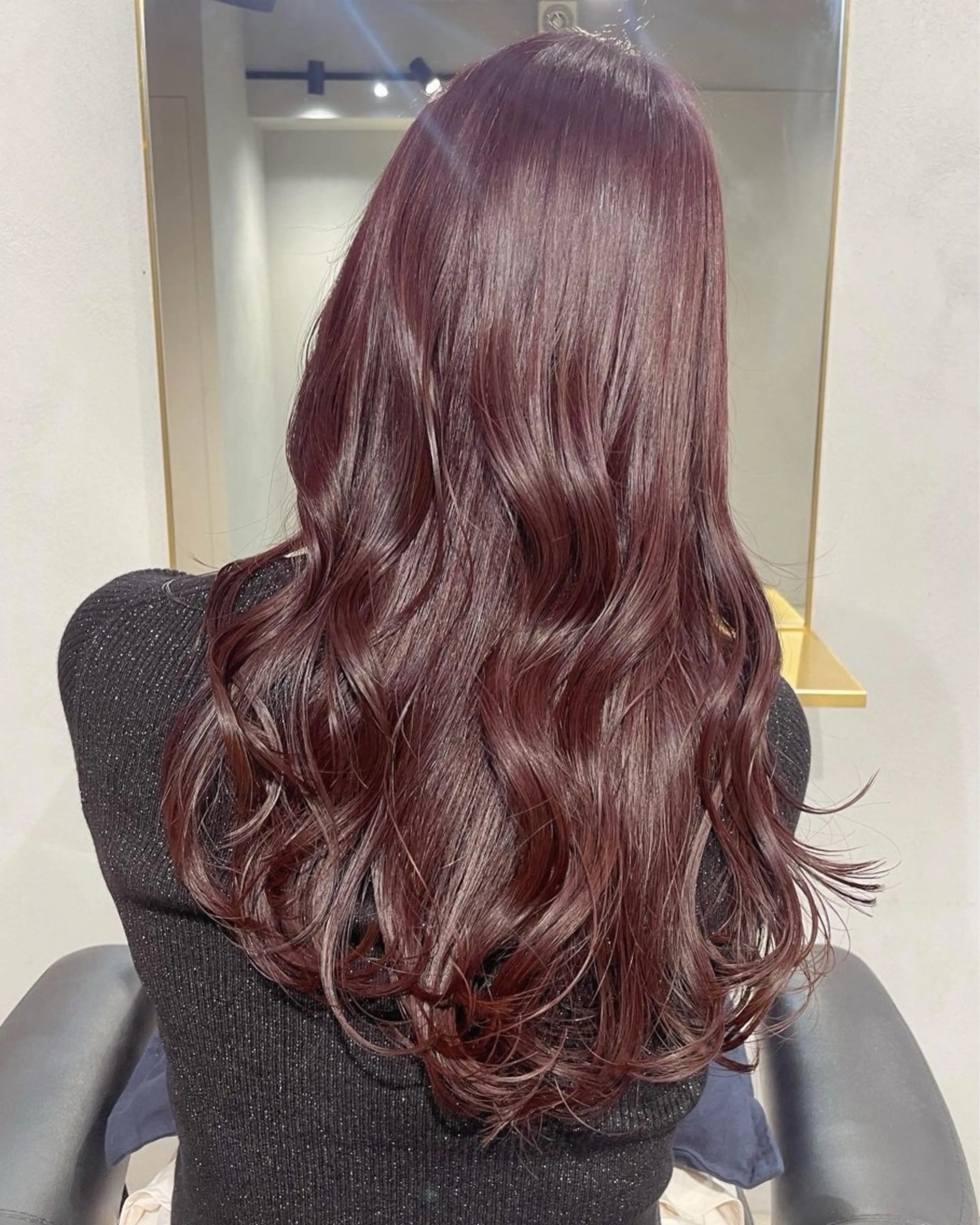 ロング カラー ブリーチ ダブルカラー ラベンダーカラー ラベンダーピンク ブリーチなしカラー カット ヘアカラー トリートメント 【arc】Ruri コテ巻き風パーマのヘアスタイル