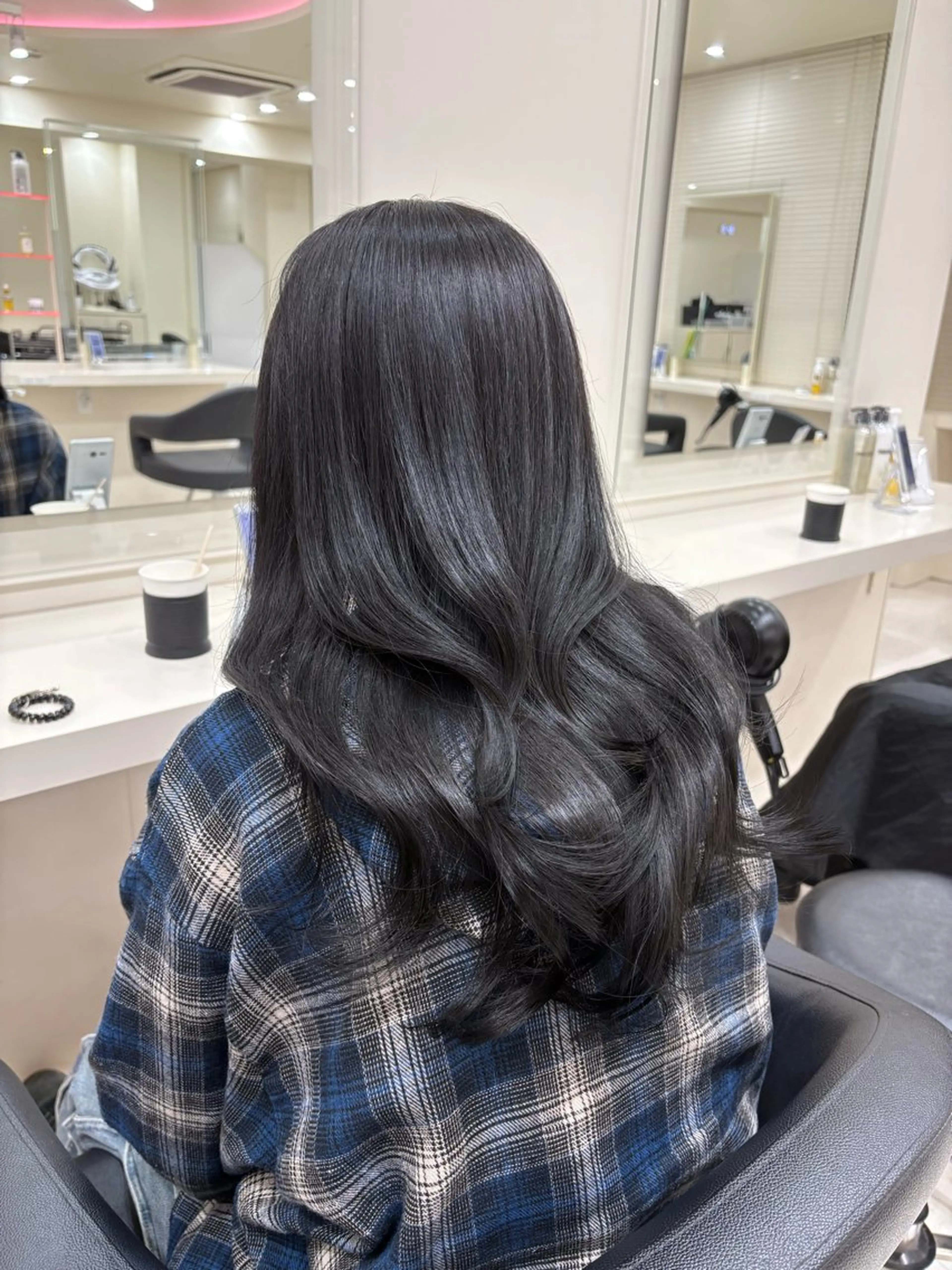 ミディアム カラー ヘアアレンジ ヘアカラー トリートメント 💟RINNA 艶カラー💟のヘアスタイル