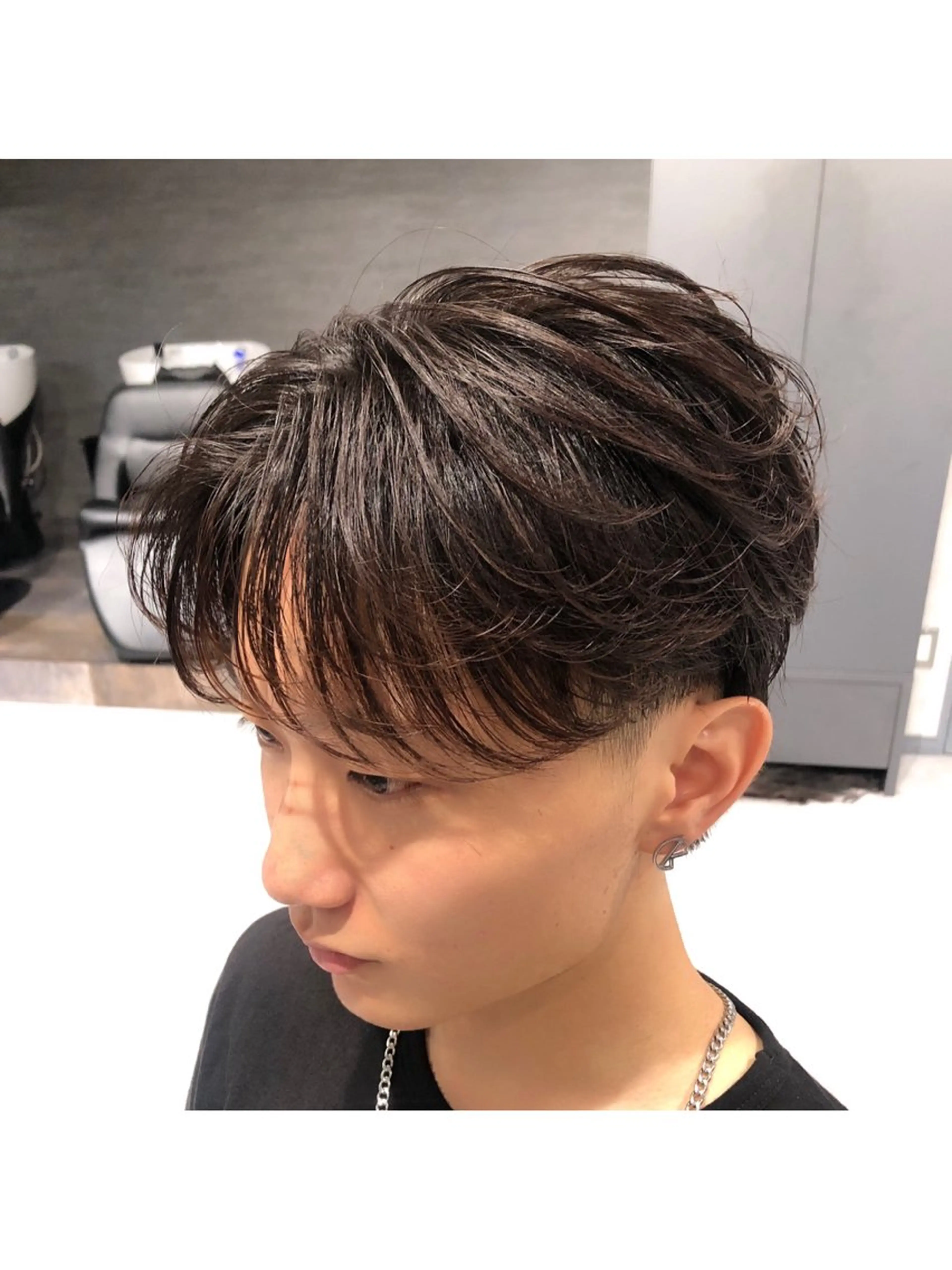 ヘアアレンジ メンズ マッシュ シースルーマッシュ 韓国特化🇰🇷愁斗 センターパートパーマのヘアスタイル