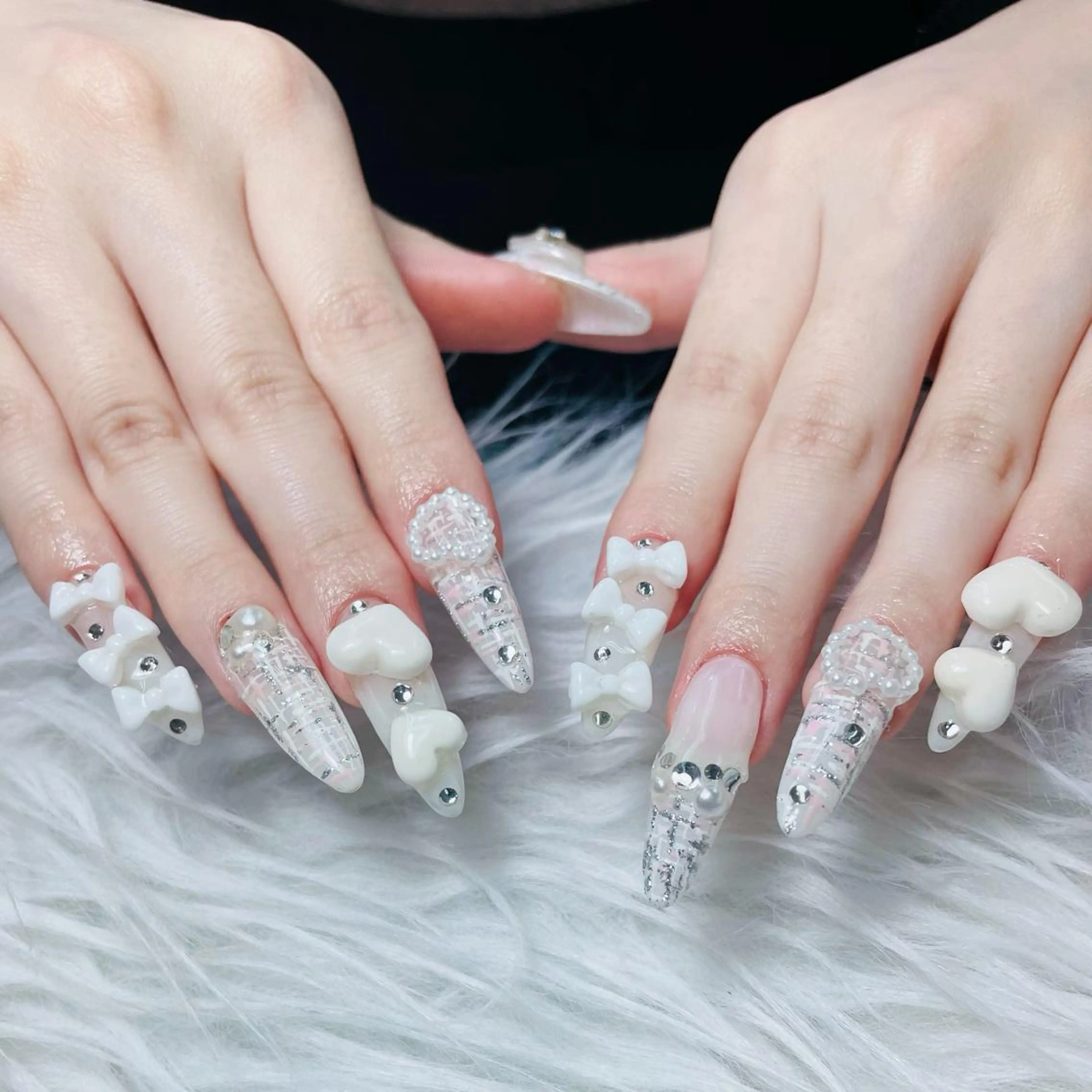 ネイル クリアネイル フラッシュネイル フラワーネイル グラデーション キラキラネイル ハンドネイル NailPrincess所属・princess スカルプ専門店のネイルデザイン