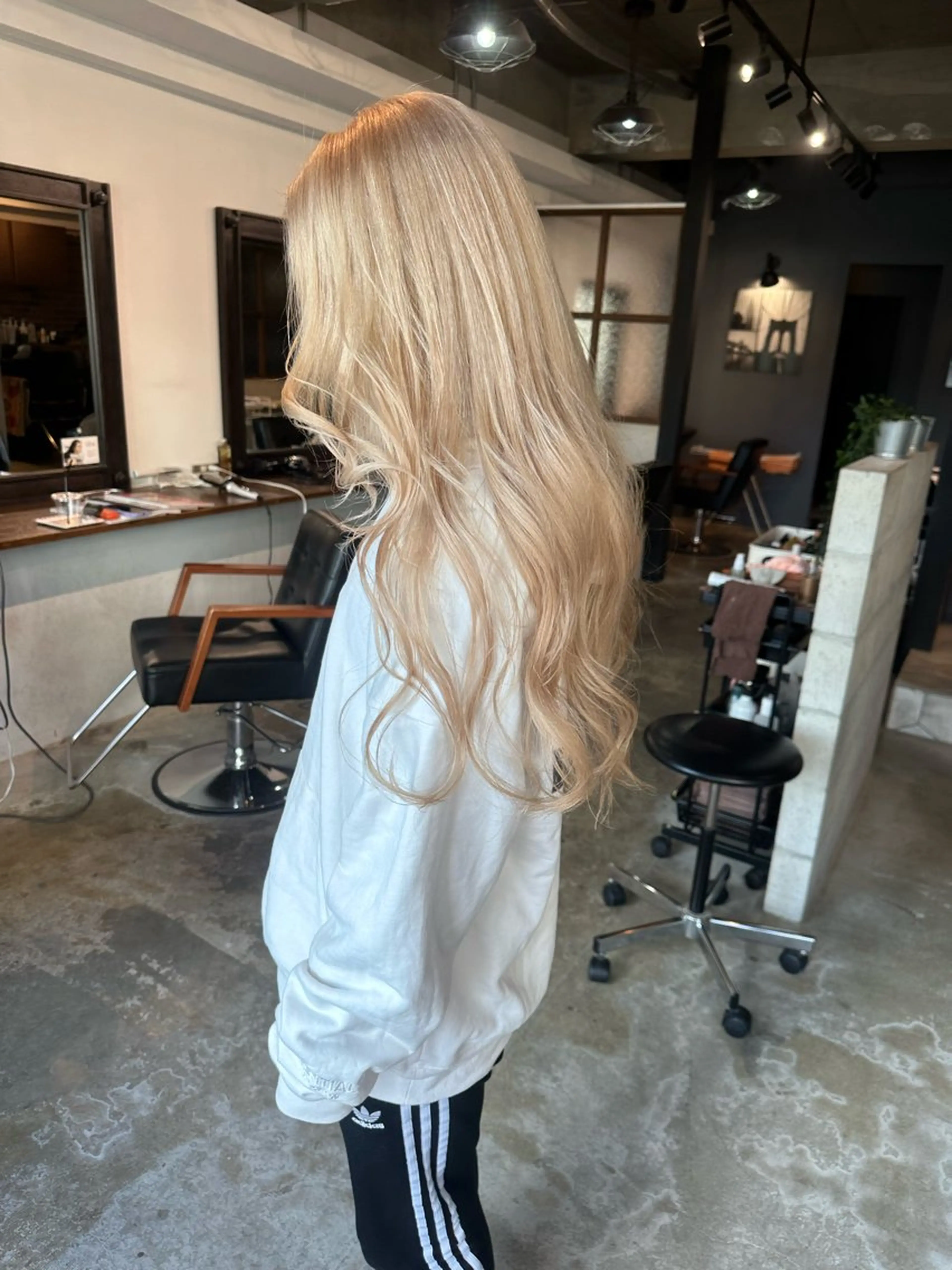 ロング ヘアカラー Baby美容師 Ninaのヘアスタイル