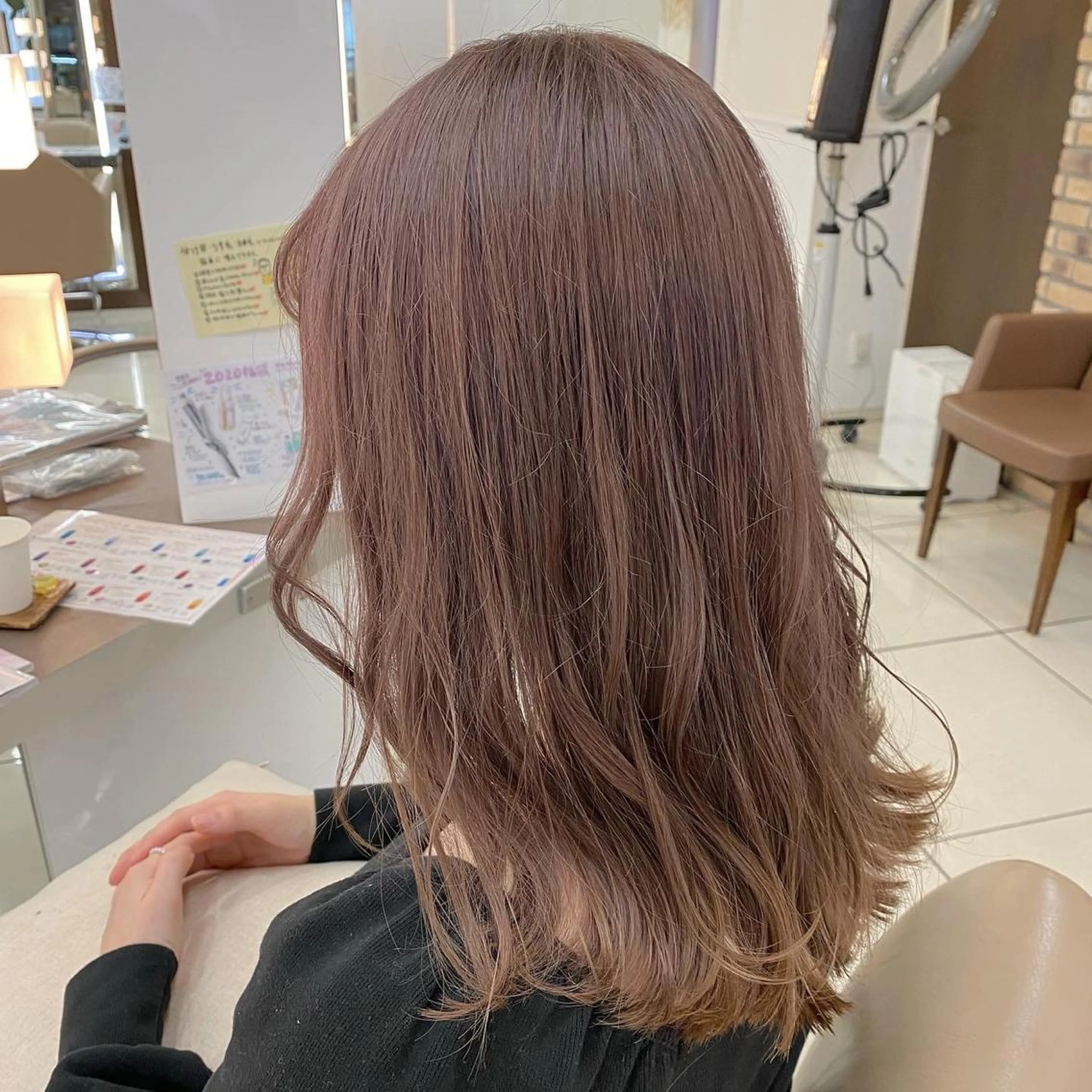 ミディアム シールエクステ✨️韓 国羽エクステ🪽和希のヘアスタイル