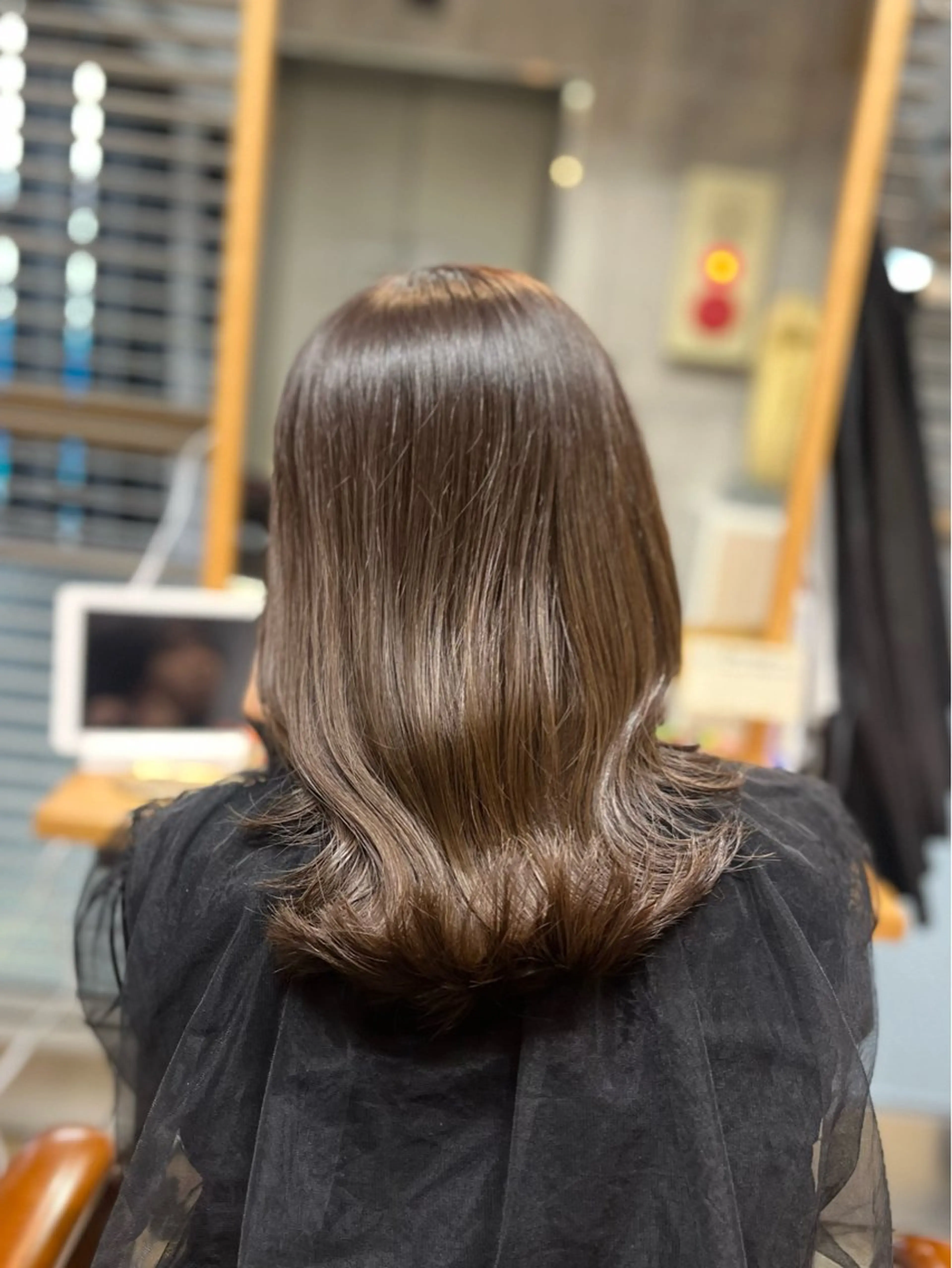 ミディアム カラー カット ヘアカラー トリートメント 艶髪🌈ムラカミ サキのヘアスタイル