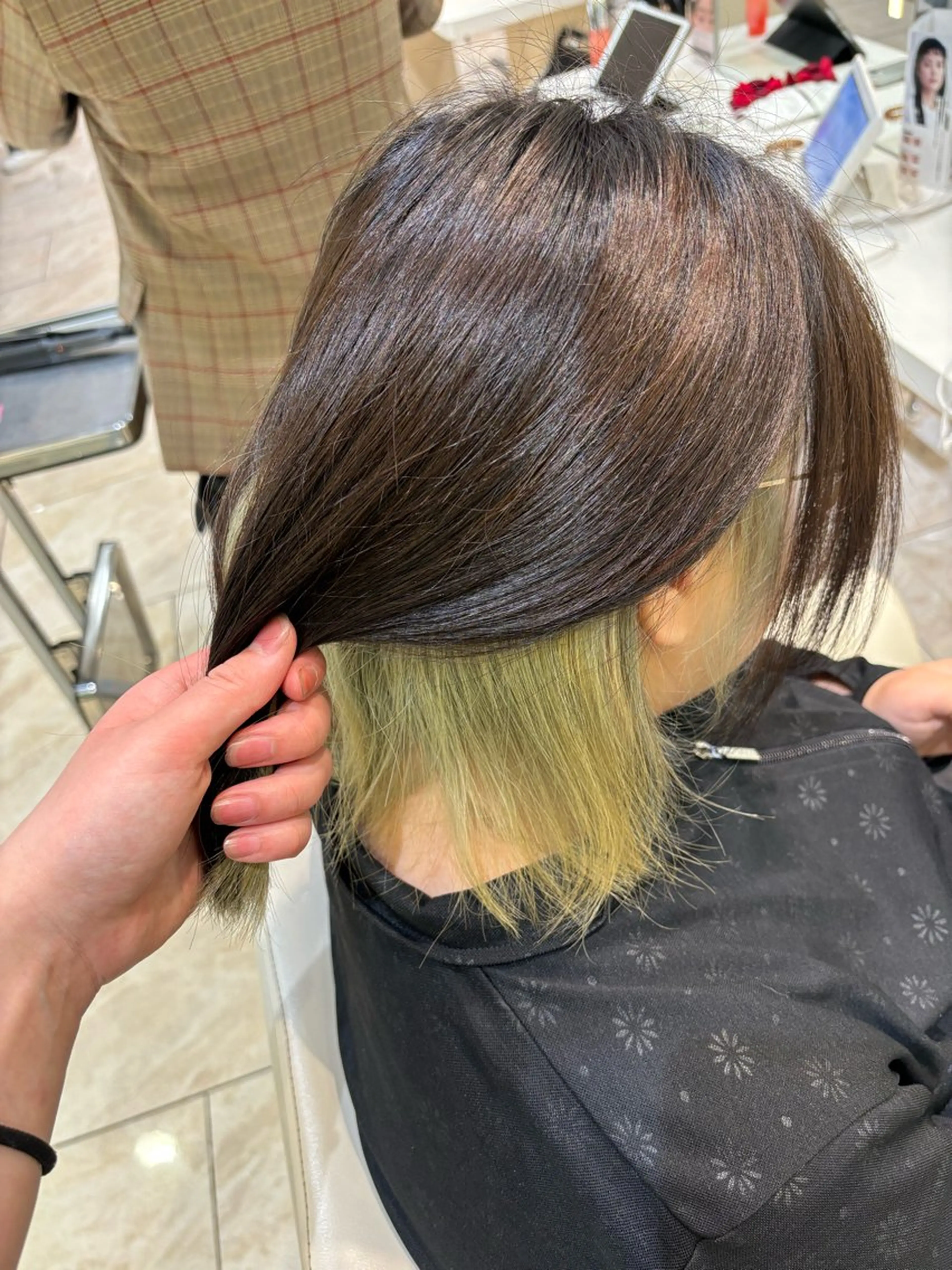 ミディアム カラー ブリーチ インナーカラー ヘアカラー miho‪𓂃 ANNETTAのヘアスタイル
