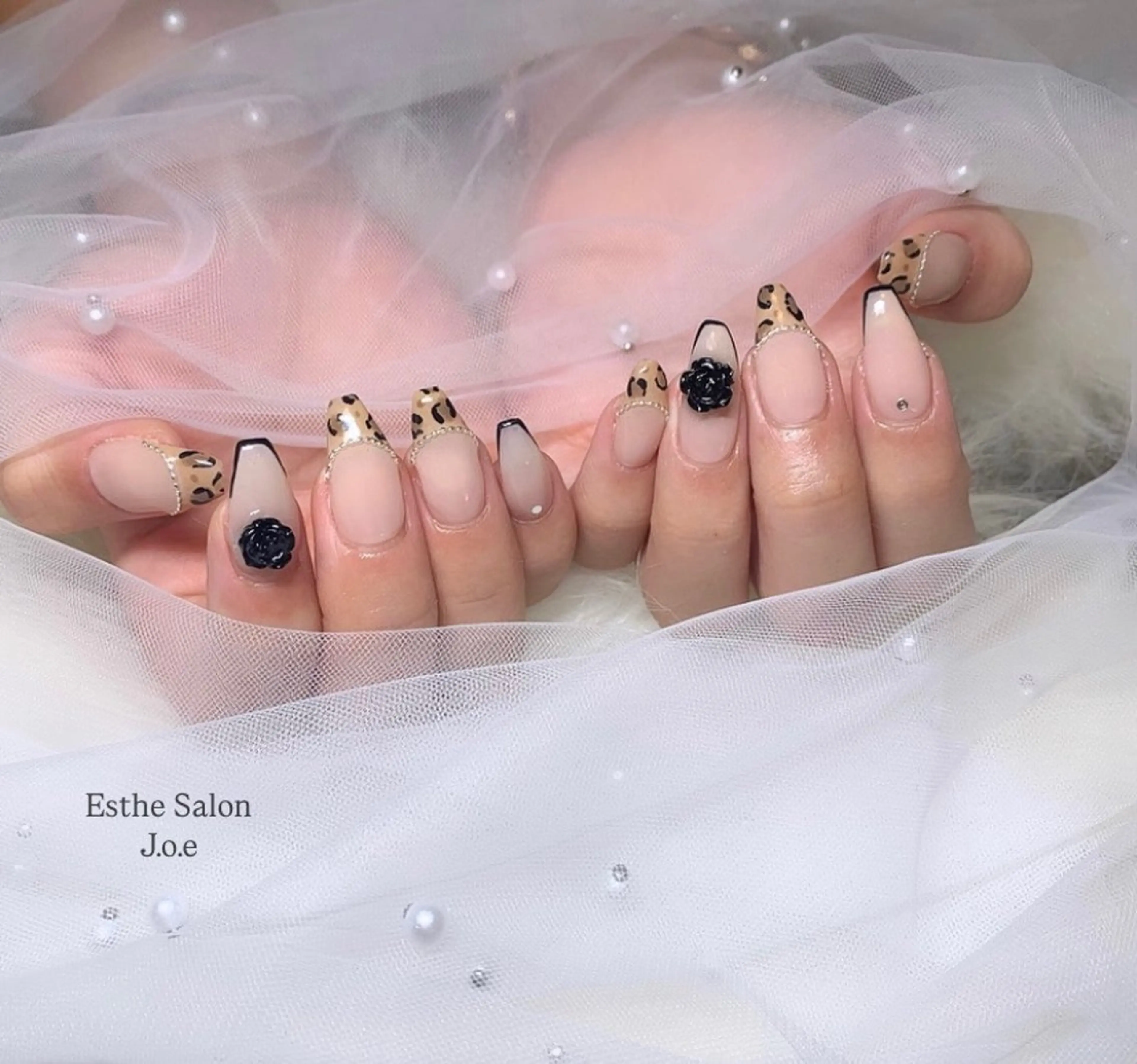 ネイル アニマル柄 フレンチネイル ハンドネイル EstheSalon J.o.e /石堂のネイルデザイン