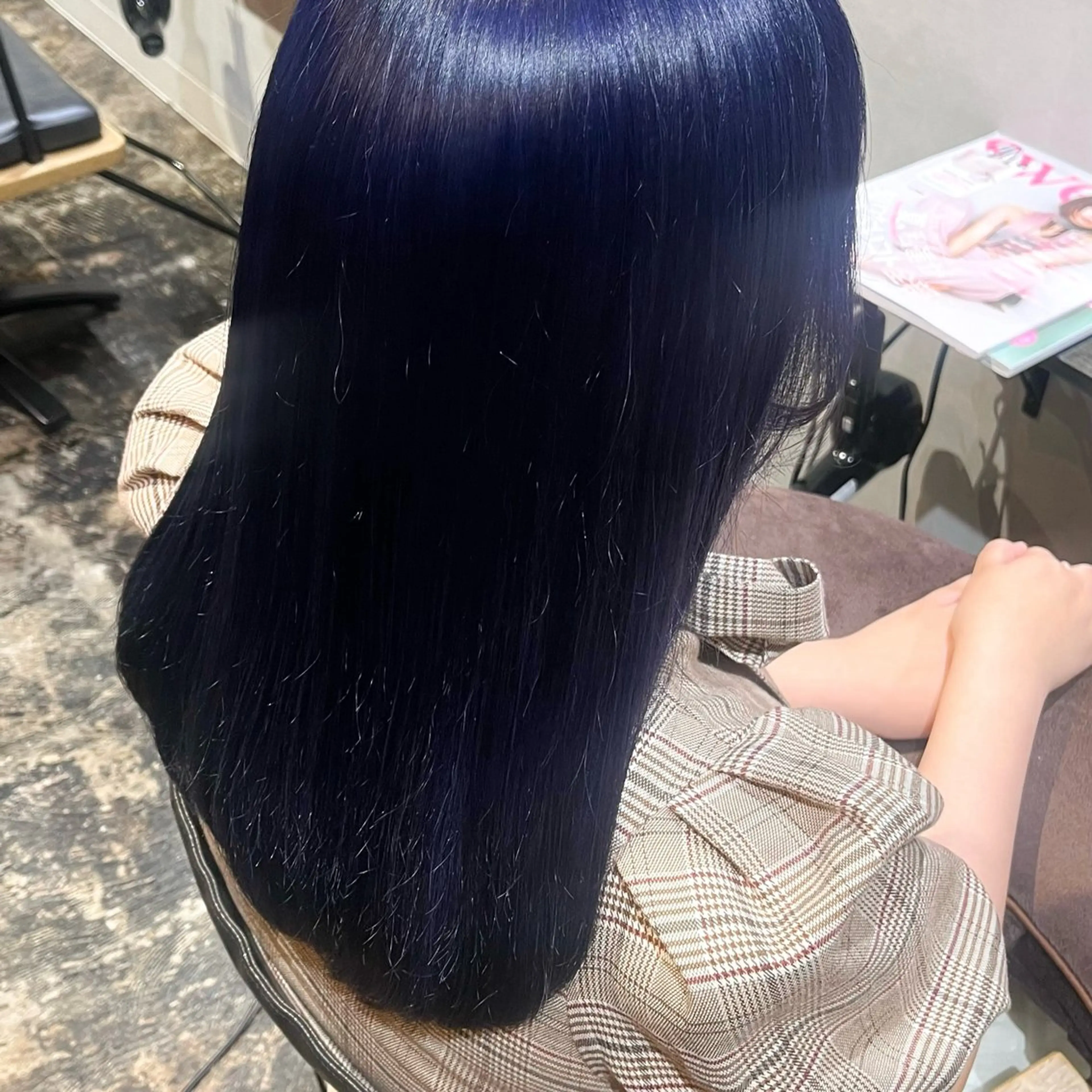 セミロング カラー ブリーチ カット ヘアカラー トリートメント 伊藤 玲衣のヘアスタイル