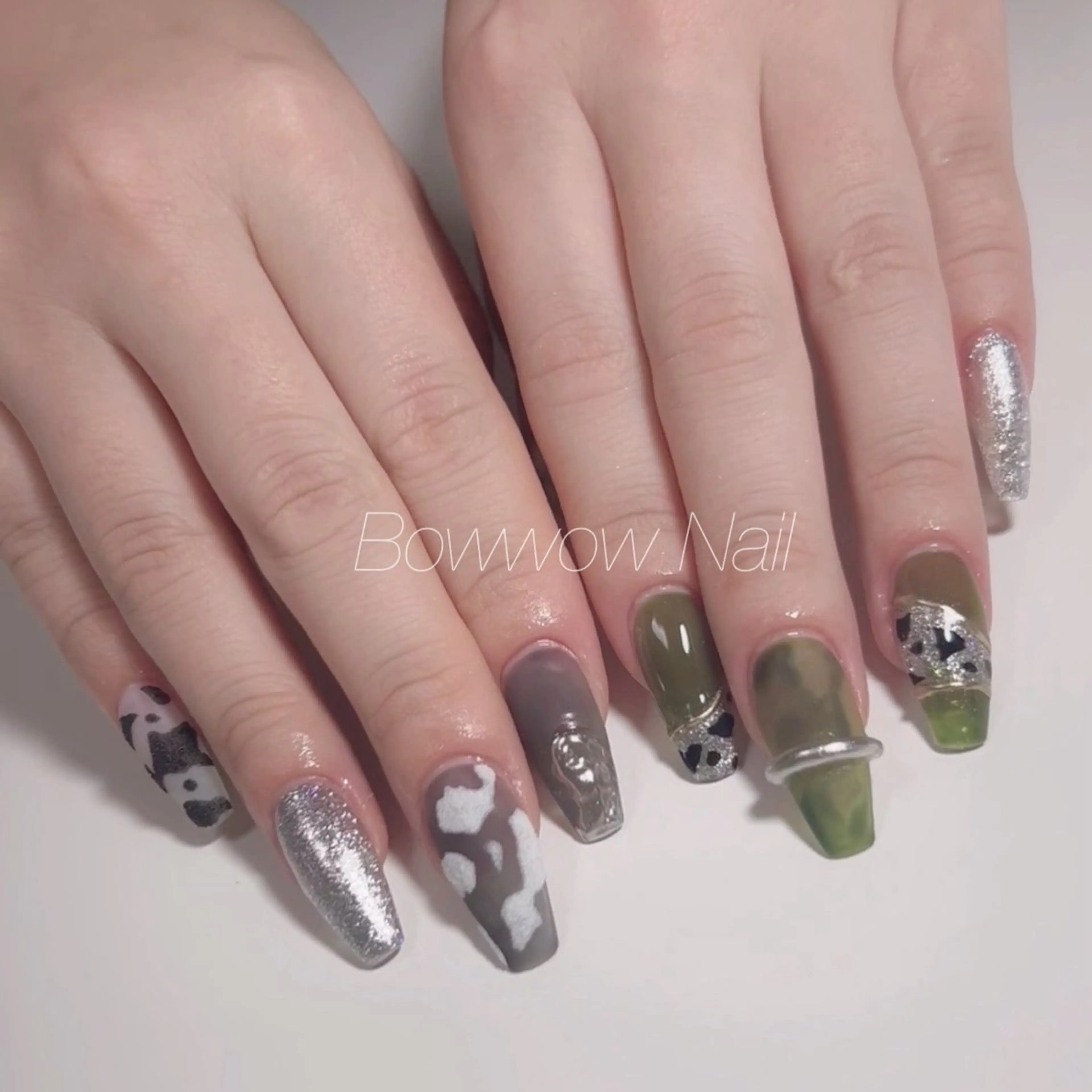 ネイル ミラーネイル Bow wow Nail さや🧸のネイルデザイン