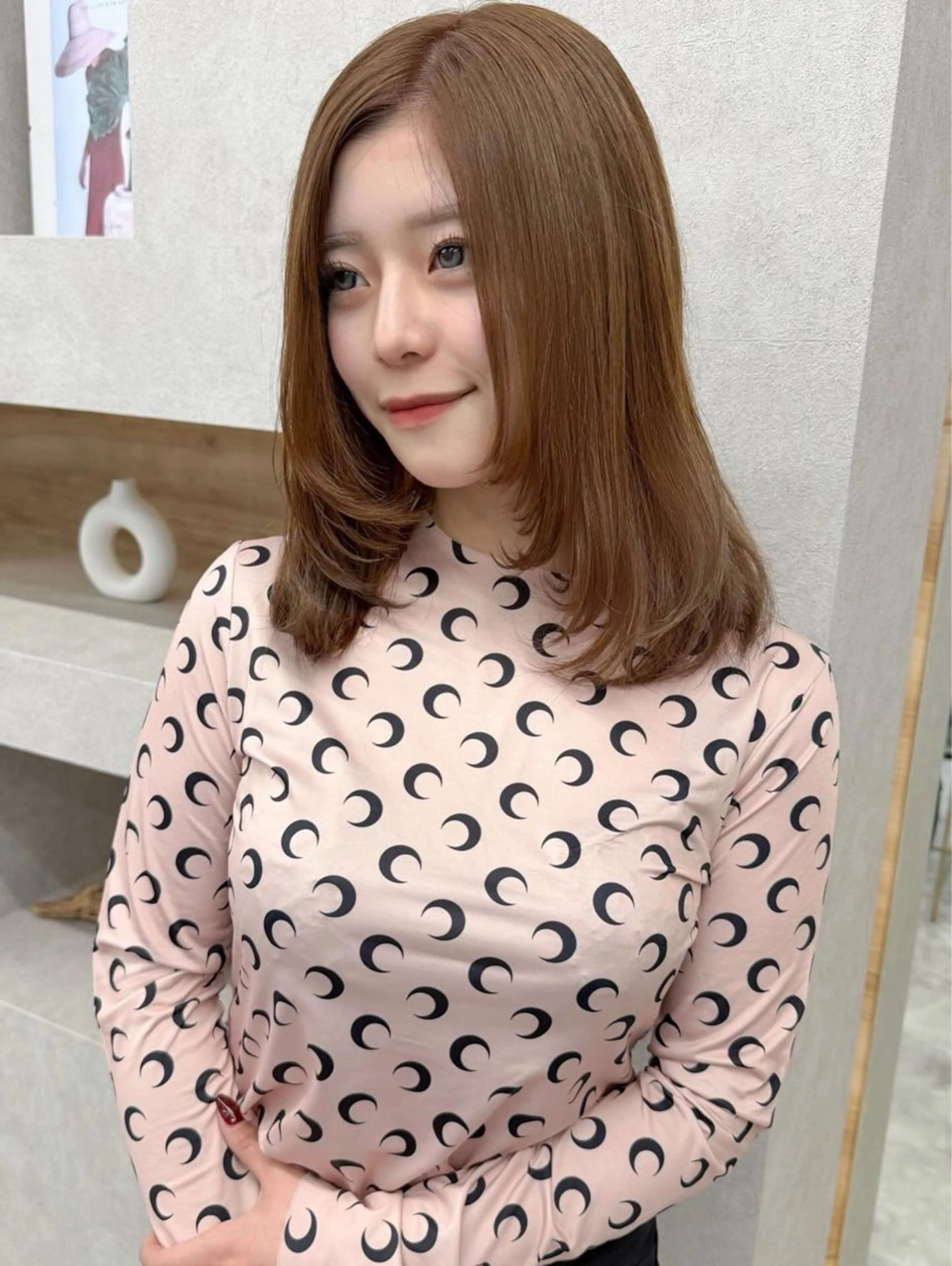 ミディアム カラー ブラウンカラー ダブルカラー 顔周りカット レイヤーカット ヘアカラー ブリーチ/ベージュ 💕/momoaのヘアスタイル