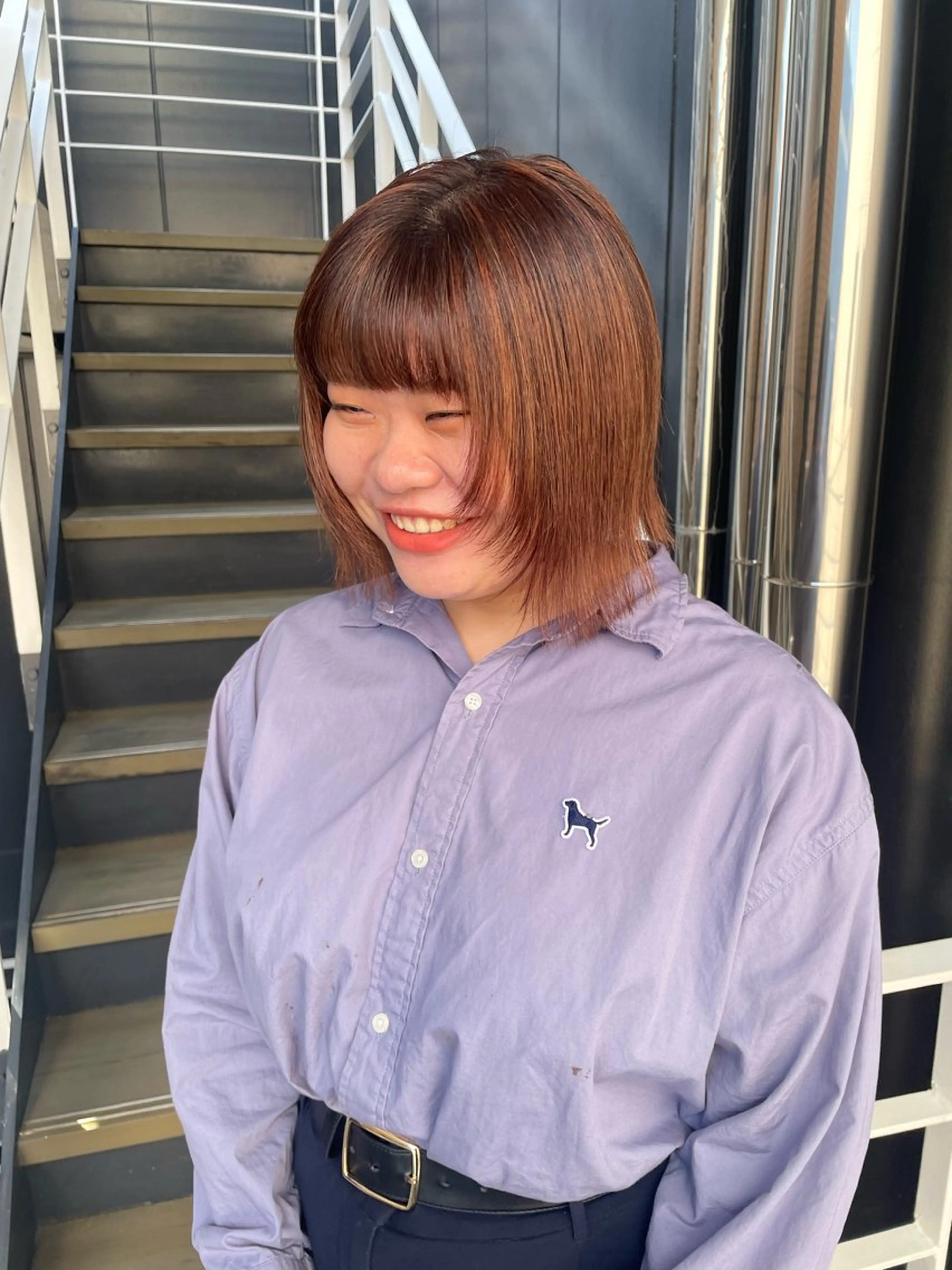 ショート カラー ヘアアレンジ 顔まわりレイヤー 顔周りカット レイヤーカット カット ヘアカラー トリートメント mika｜寒色カラー ｜ブリーチカラーのヘアスタイル