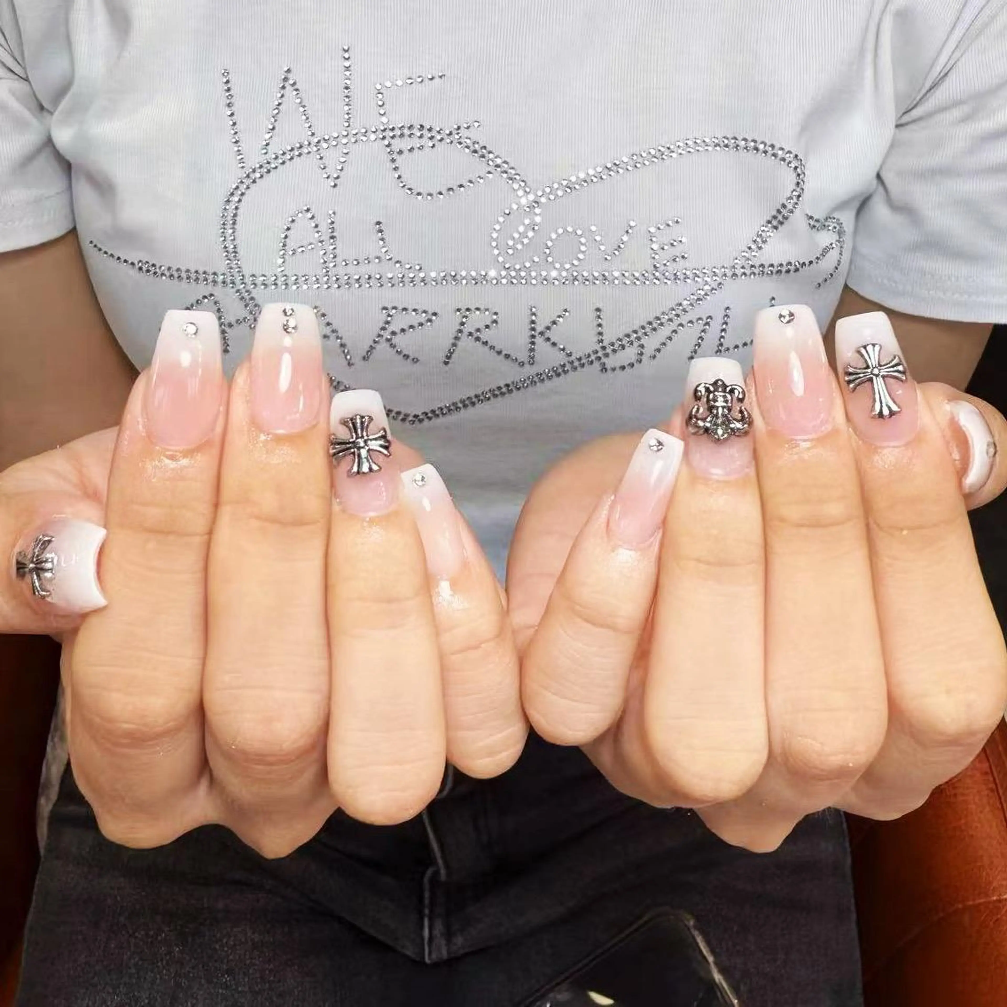 ネイル アートネイル オーロラネイル ガーリー キラキラネイル マグネットネイル ハンドネイル ハンドケア Diamond 🚢のネイルデザイン