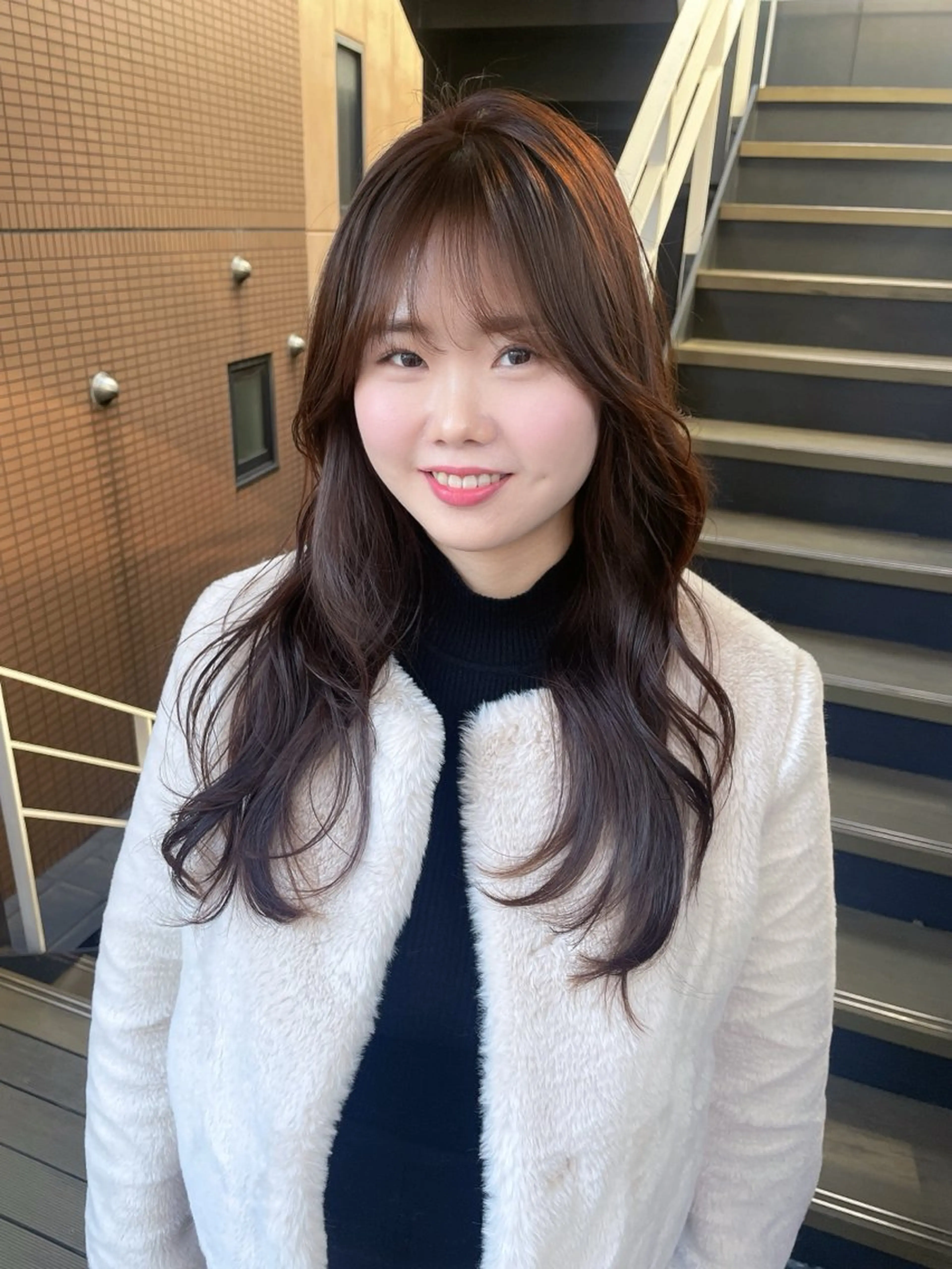 セミロング カラー ヘアアレンジ カット ヘアカラー トリートメント mika｜寒色カラー ｜髪質改善のヘアスタイル