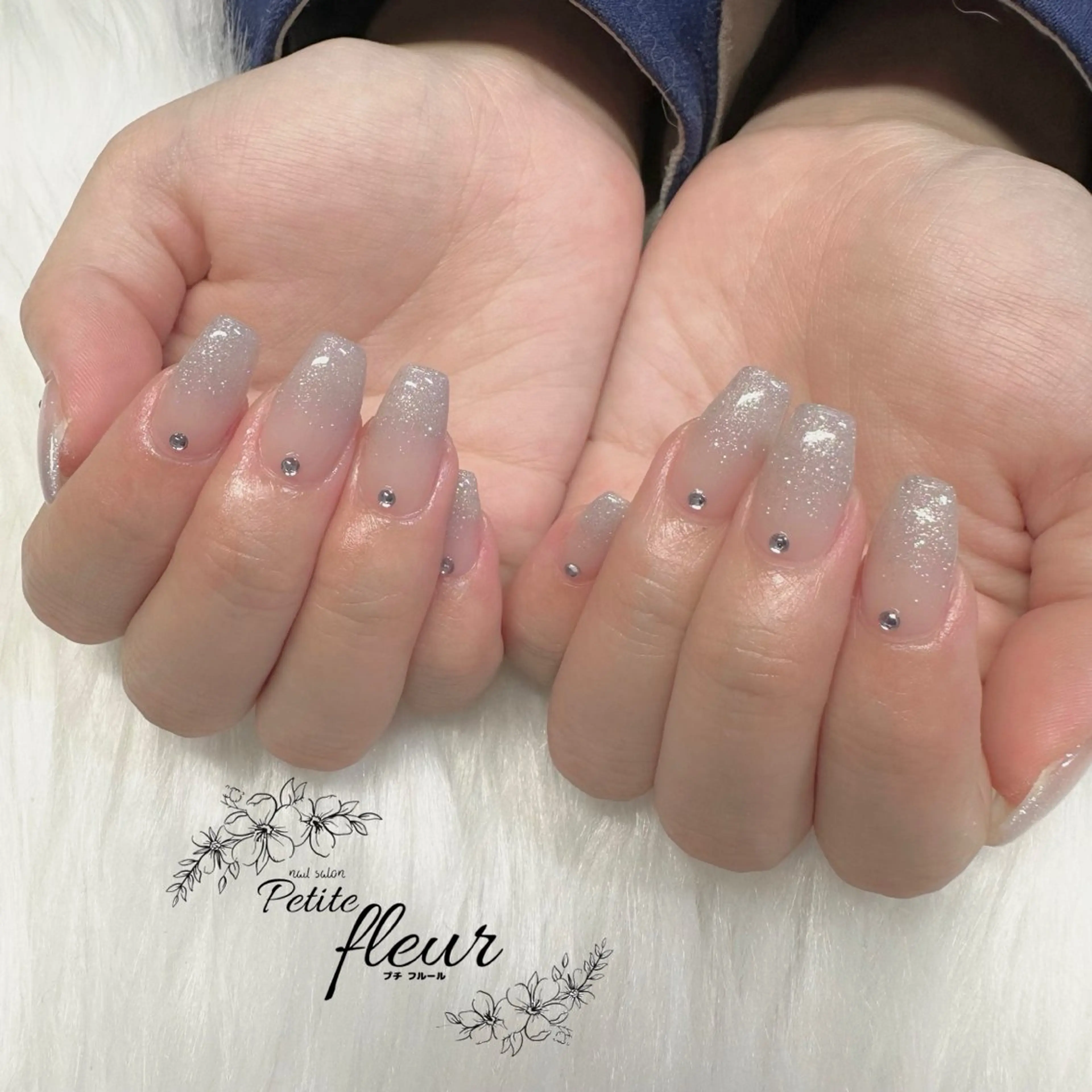 ネイル ラメ(グリッター) ラメグラデーション ストーンネイル ハンドネイル ❁⃘*。Petite fleur❁⃘*りさのネイルデザイン