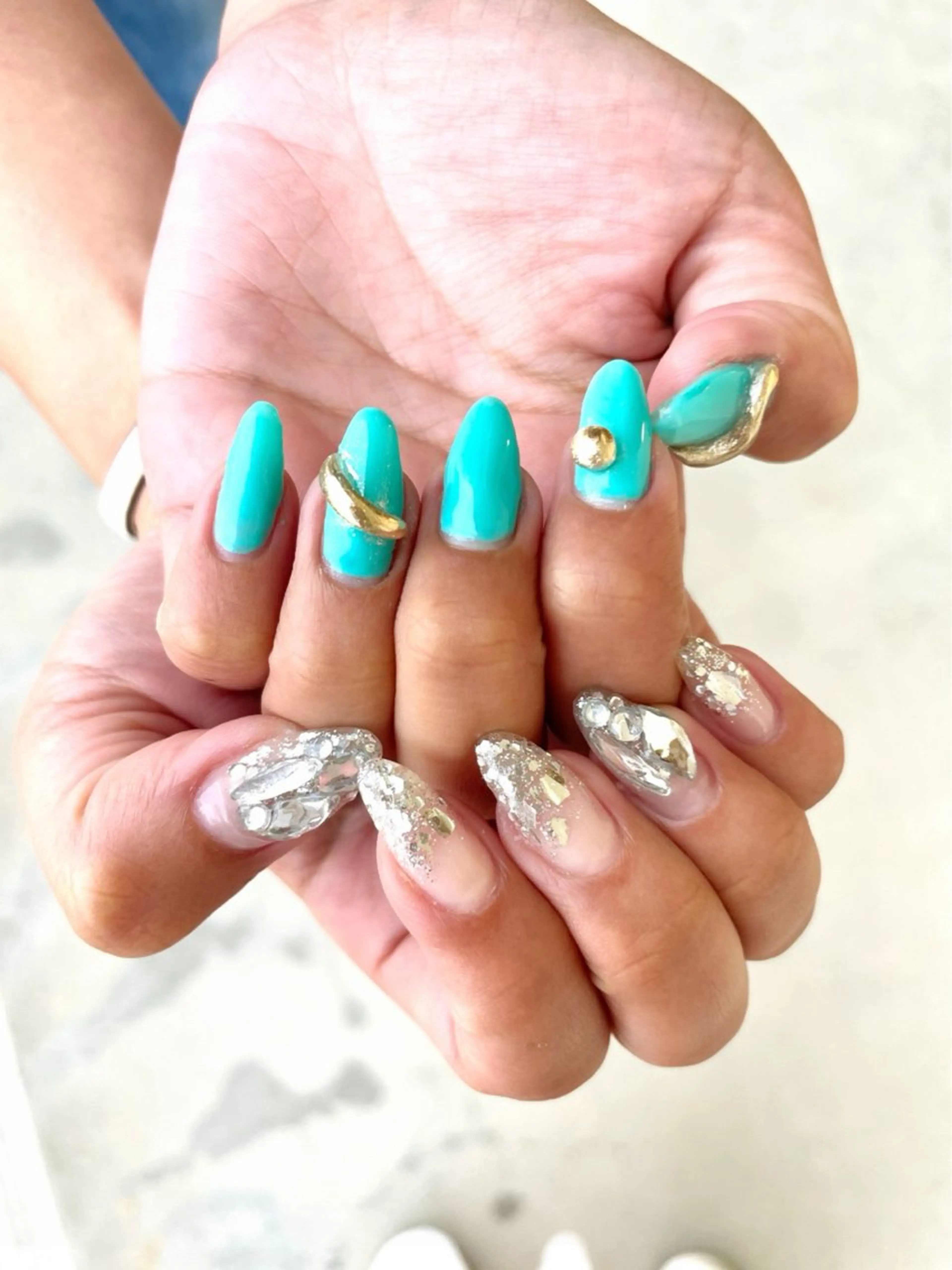 ネイル ストーンネイル nailroom.. shikiのネイルデザイン