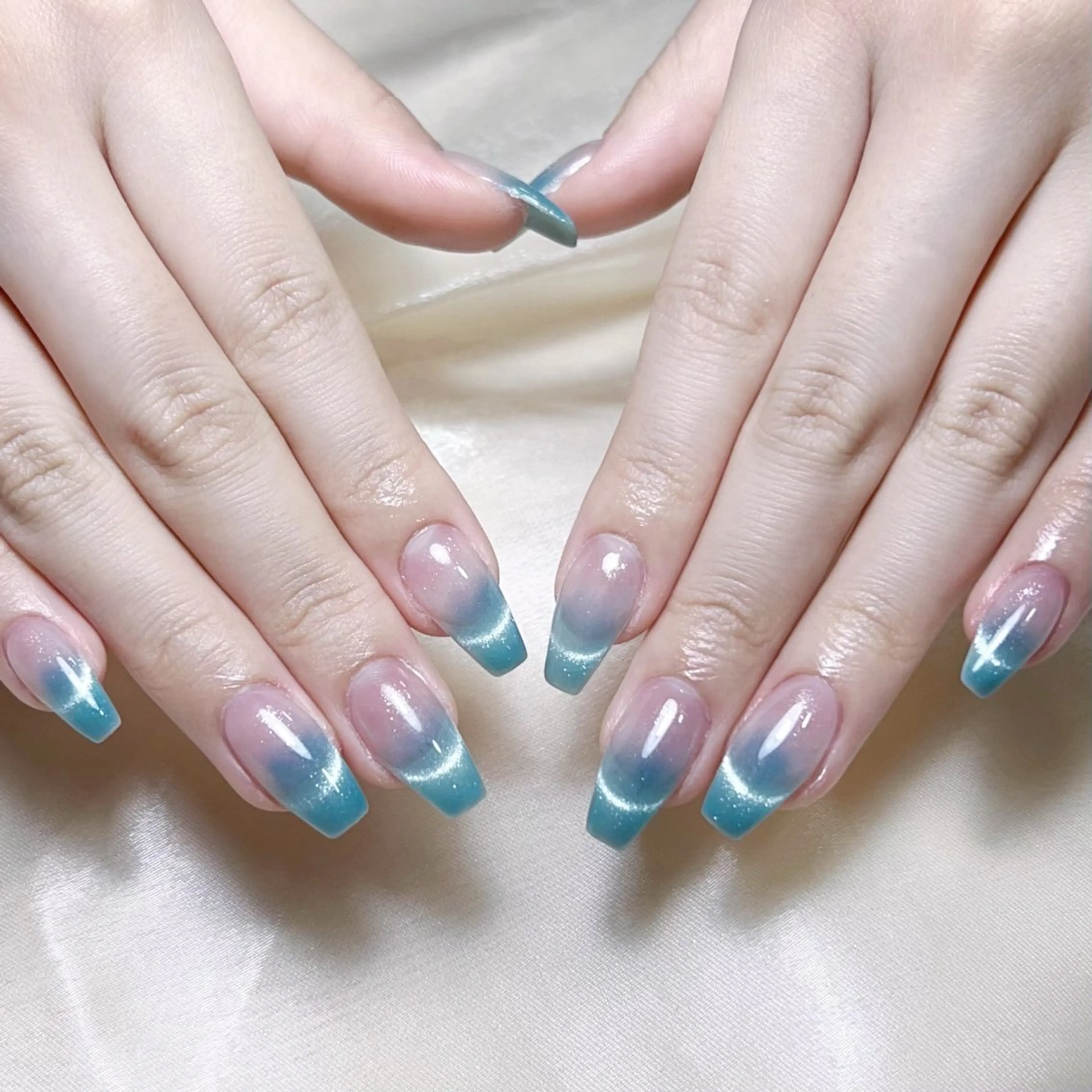 メンズ ネイル メンズ韓国風 アートネイル オーロラネイル ガーリー キラキラネイル ハンドネイル Nail salon 木にいるのネイルデザイン
