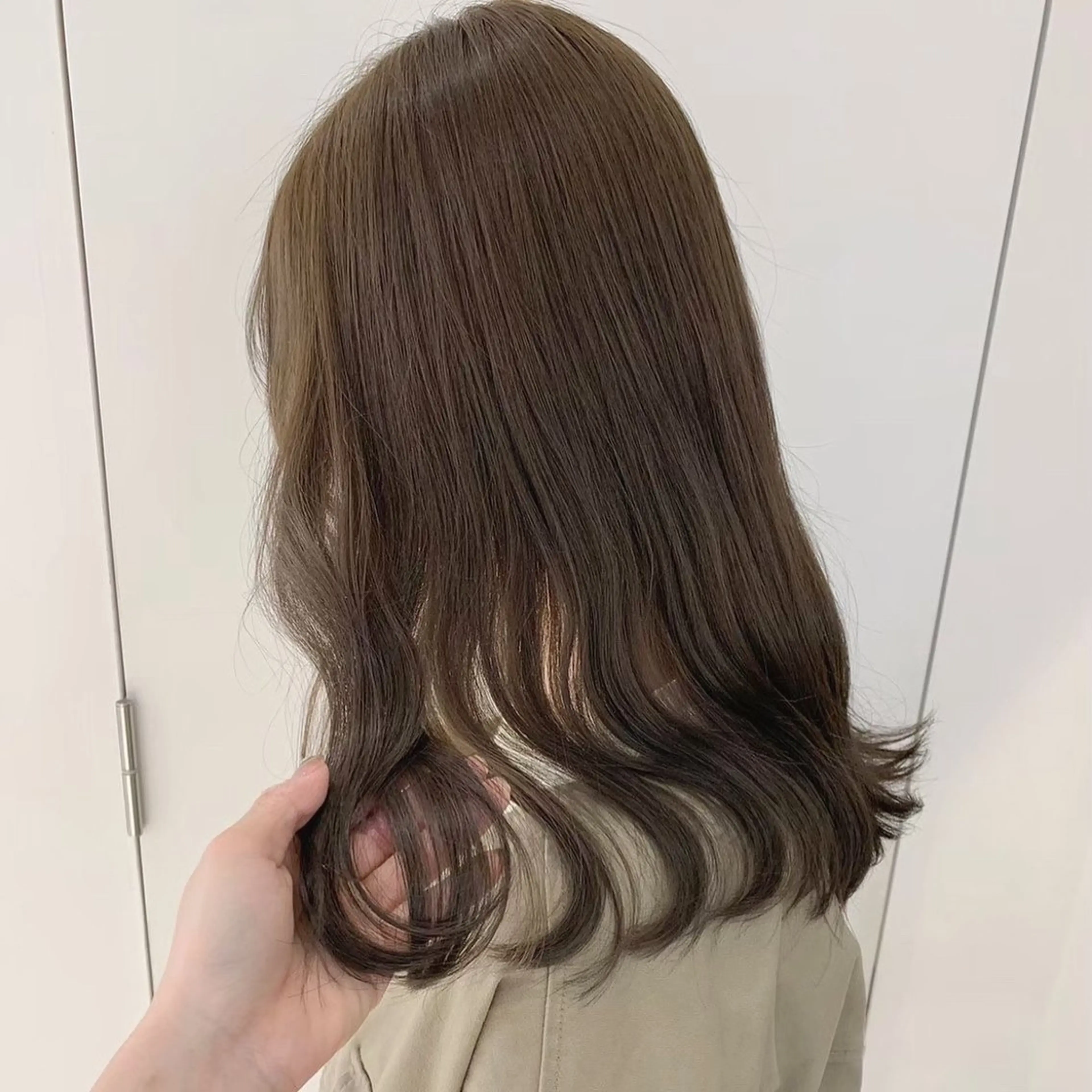 セミロング カラー ベージュカラー オリーブベージュ ParveMix￤ 出石 菜々🥂のヘアスタイル
