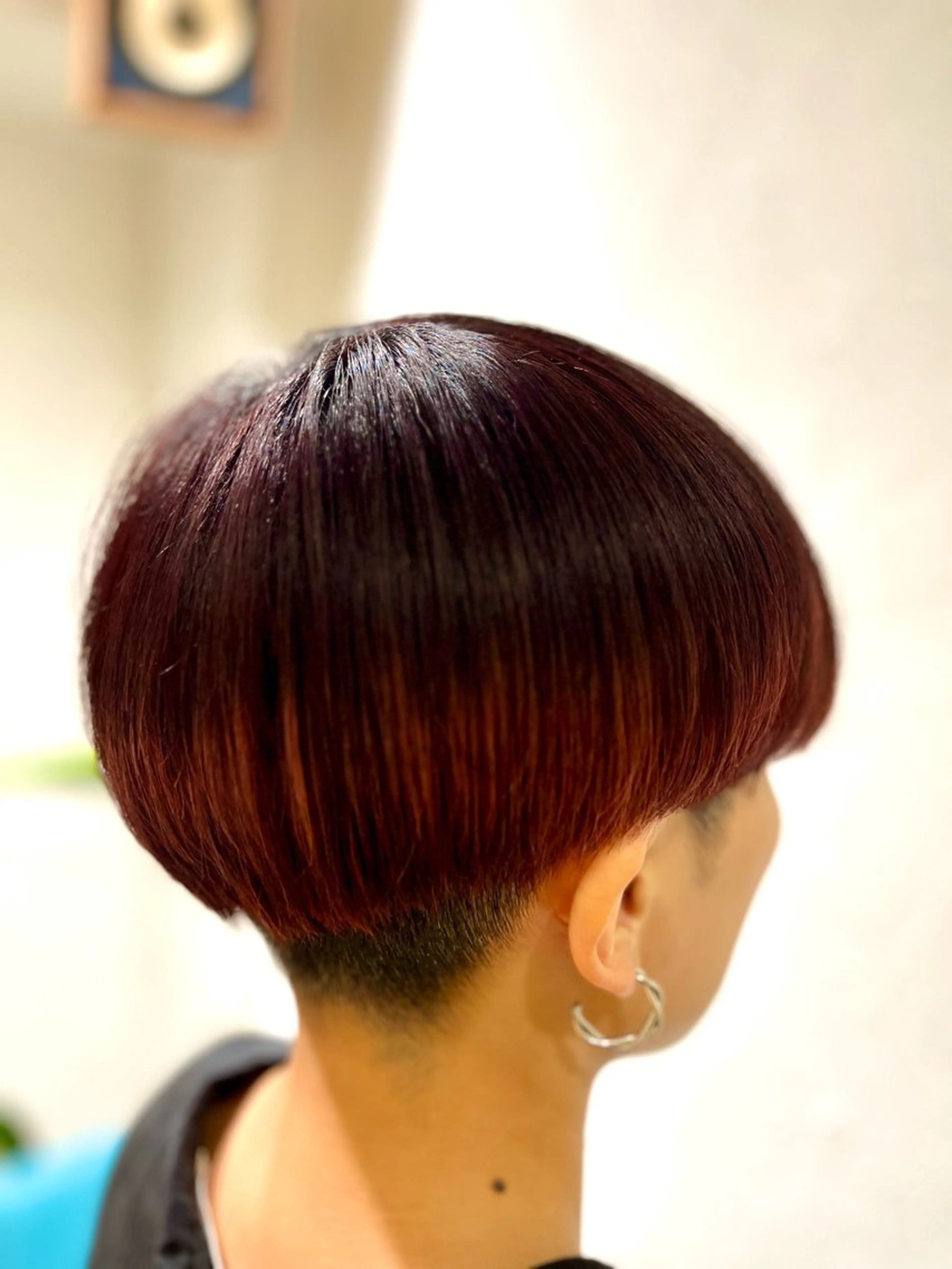 ショート カラー ブリーチ ボルドーカラー グラデーションカラー カット ヘアカラー トリートメント 美容室stadium所属・美容室stadium 横田ジュンコのヘアスタイル