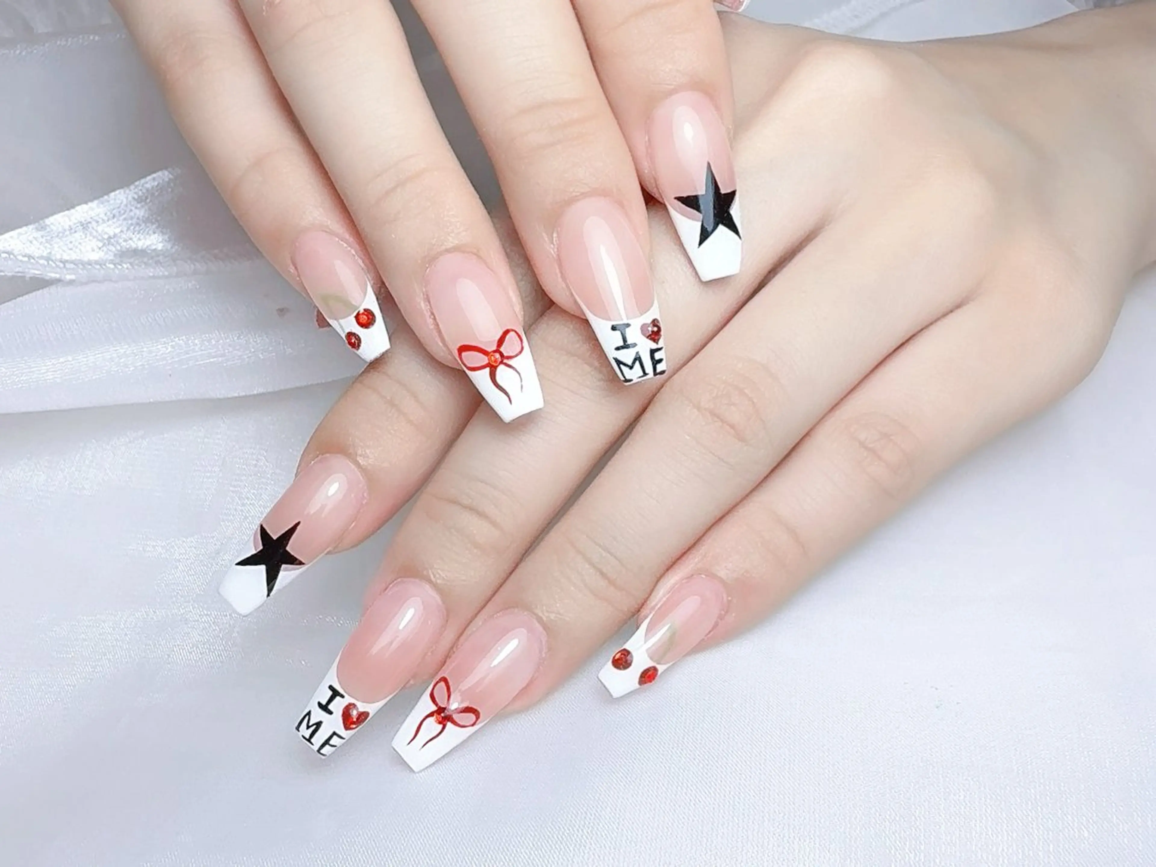 ネイル 🎀Ｍ nails✨ ビューティーのネイルデザイン